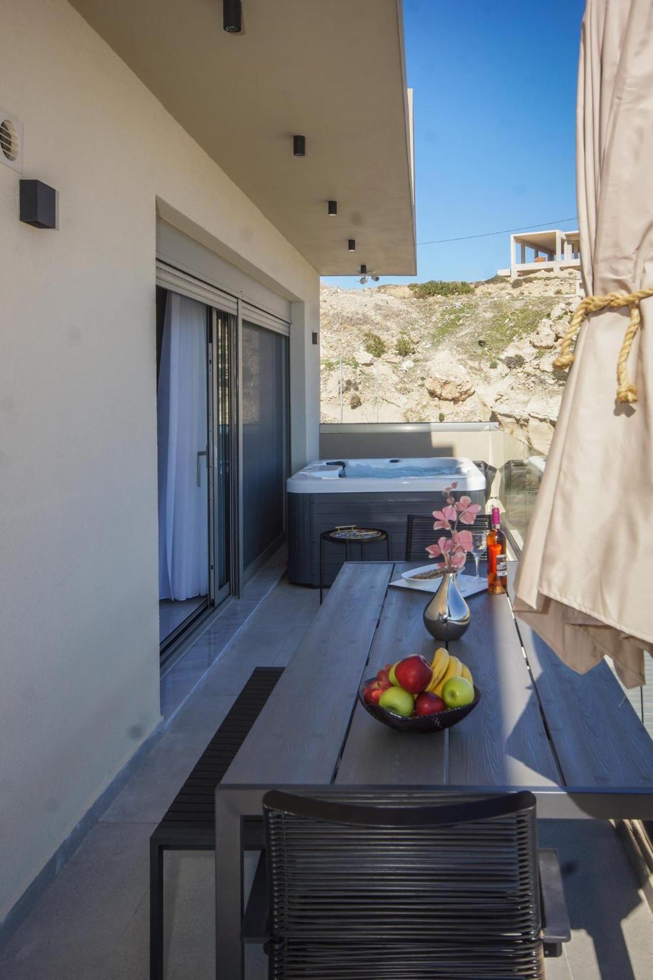 Aquamarine Luxury Apartment