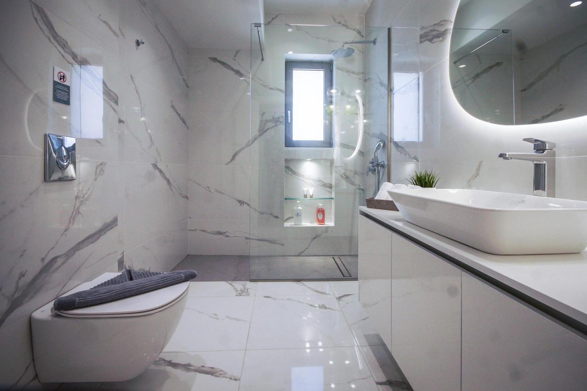 Aquamarine Luxury Apartment