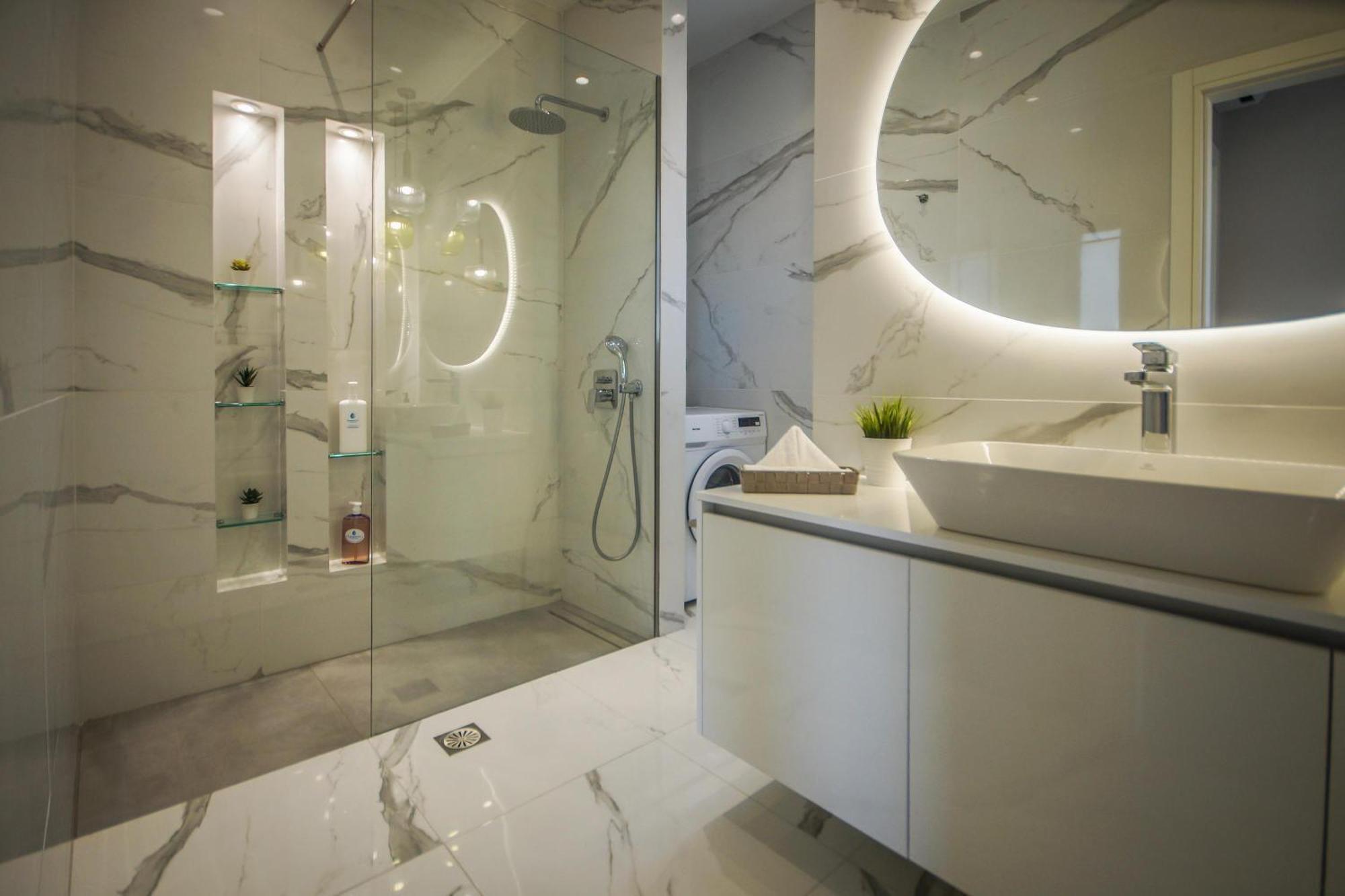 Aquamarine Luxury Apartment *