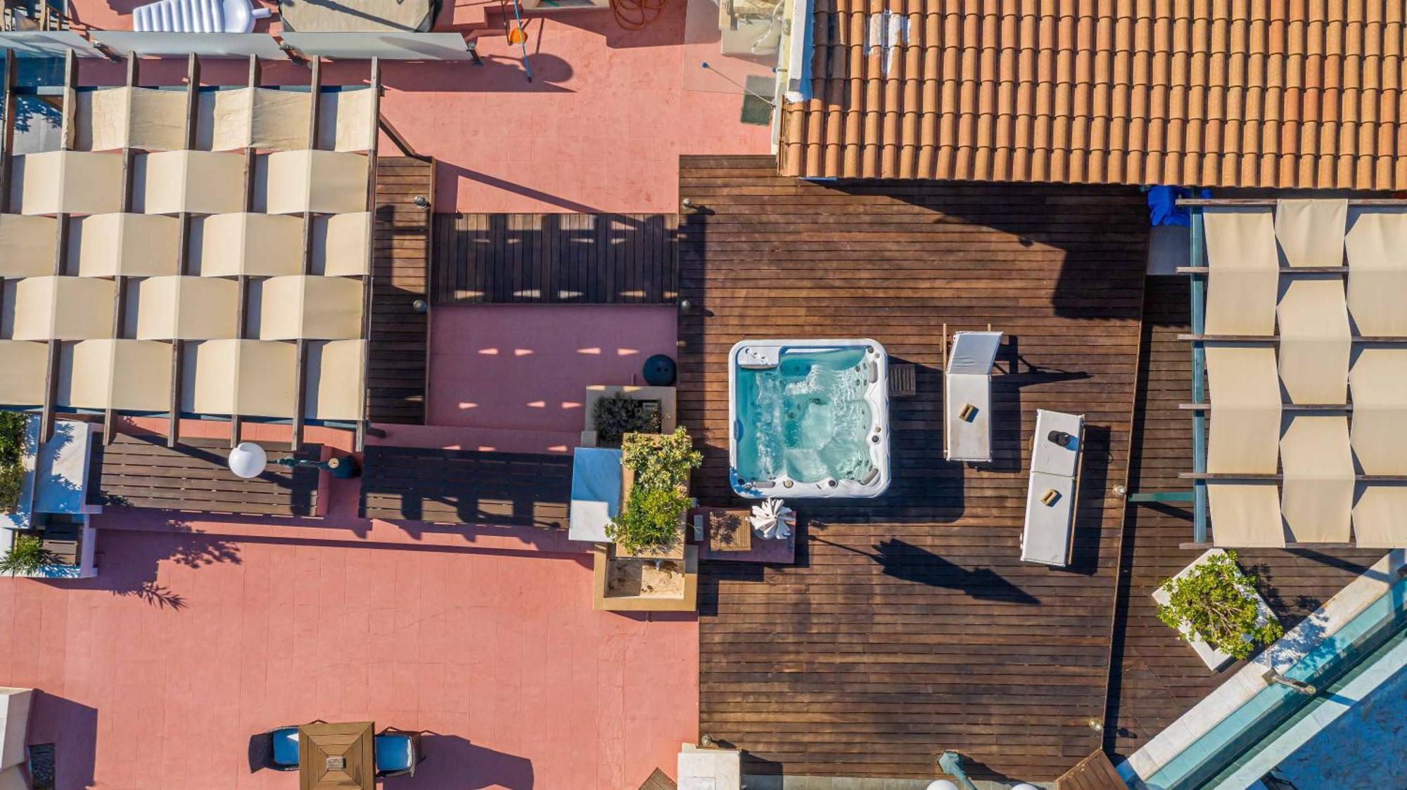 Livas Rooftop Seaview Corinth