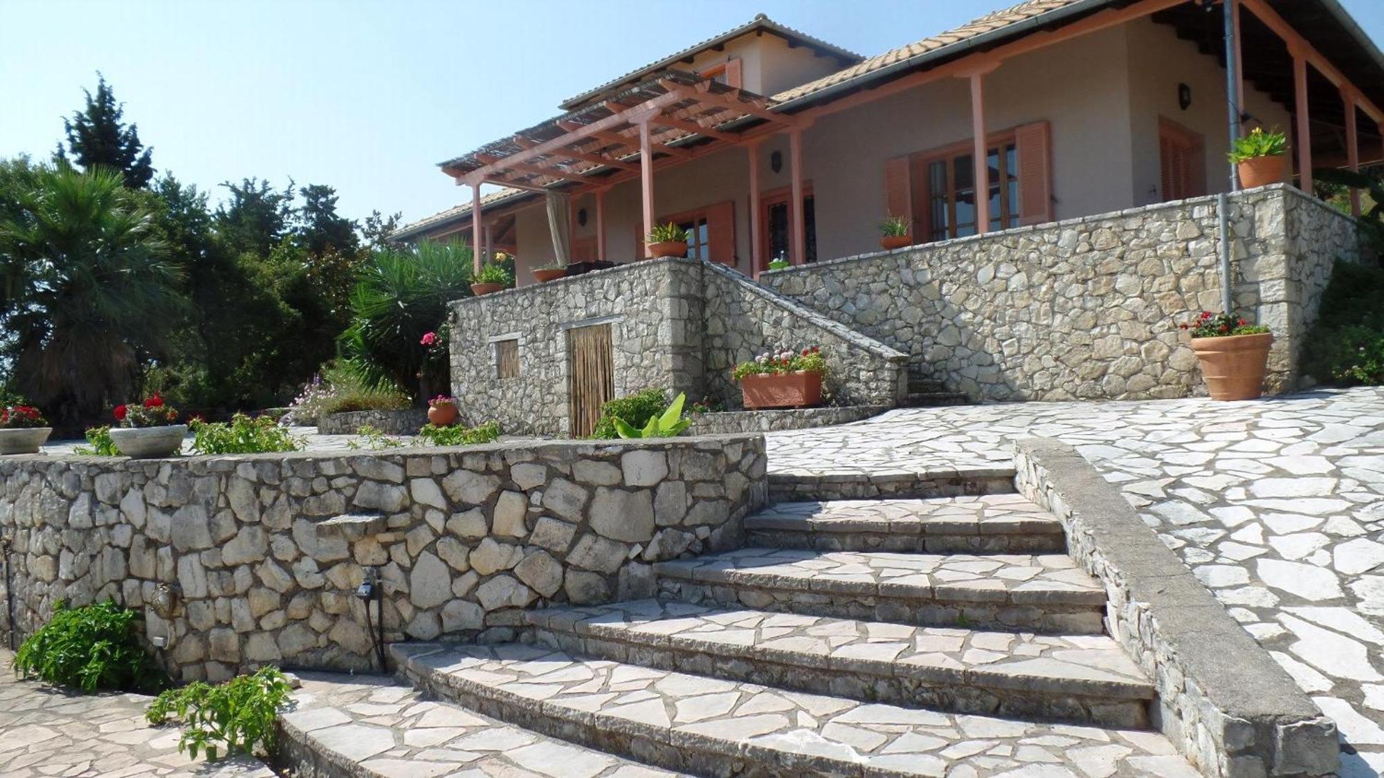 Holiday home Kolonialvilla Am Alten Olivenhain Mit Swimmingpool