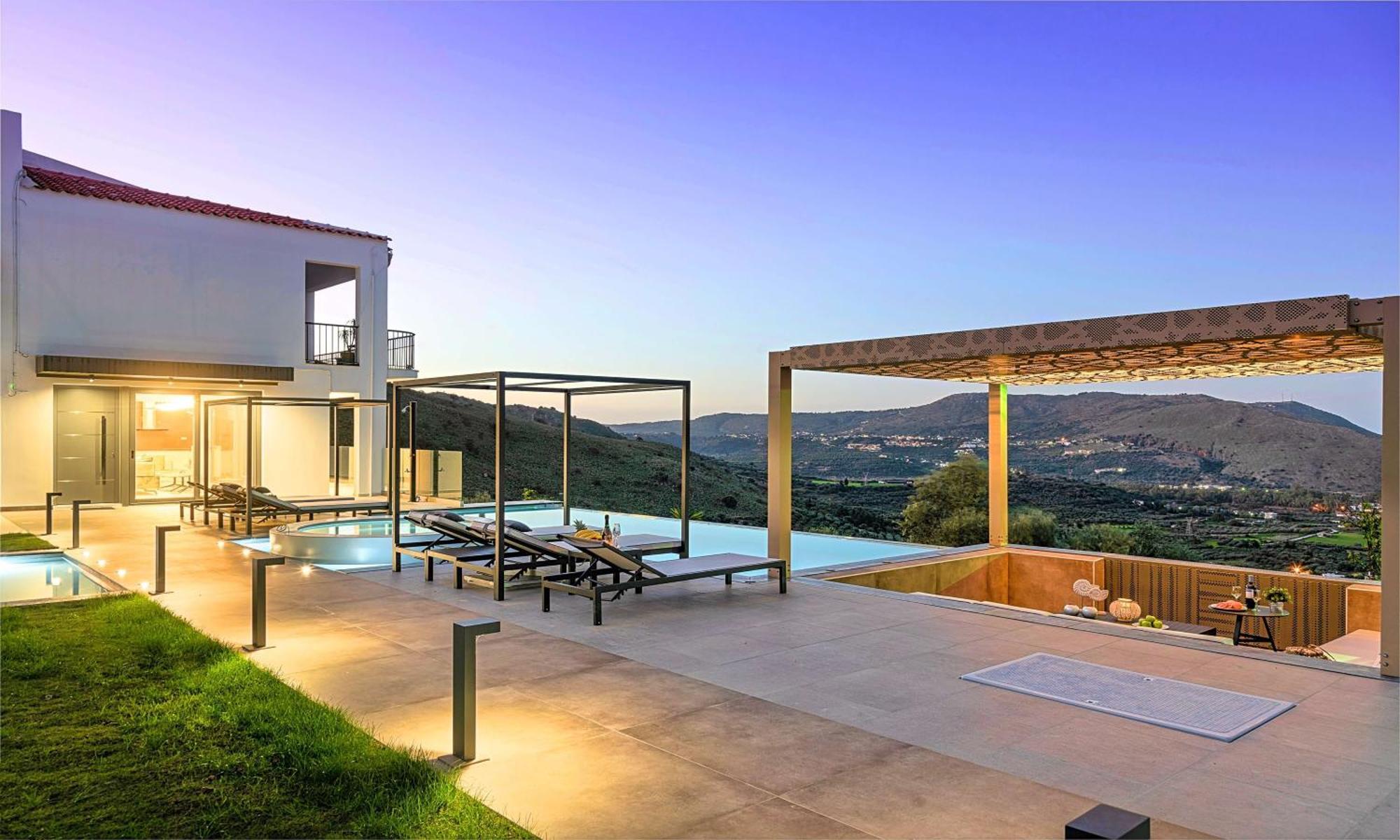 Schoenes Haus In Mit Privatem Pool Und Bergblick Georgioupoli