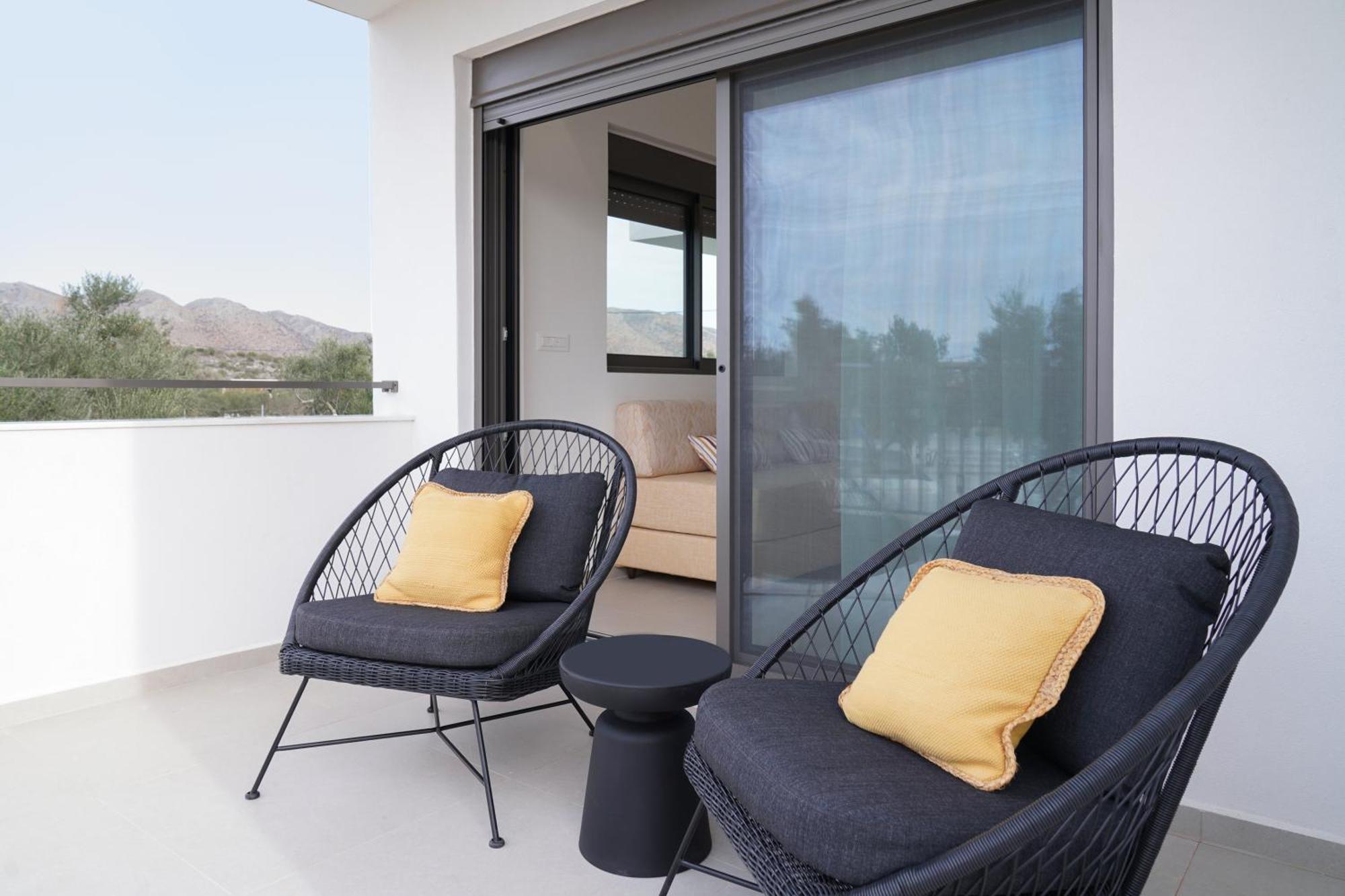 Villa Mare Yellow *