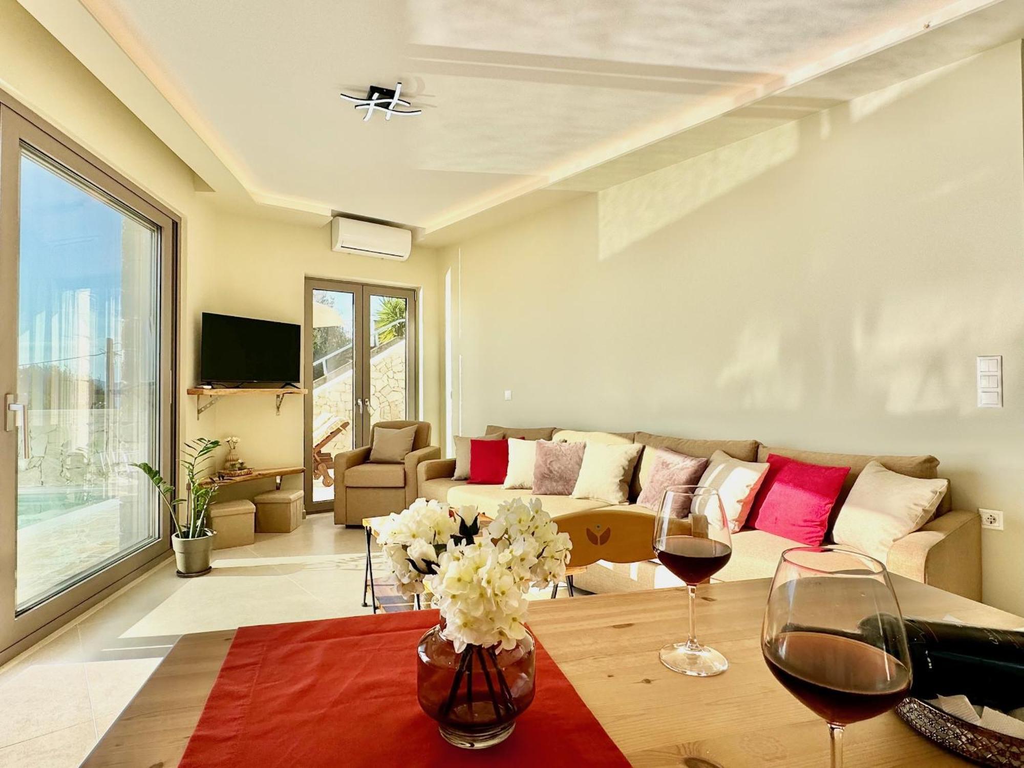 Smile With Private Pool By Dadovillas Villa Barbati