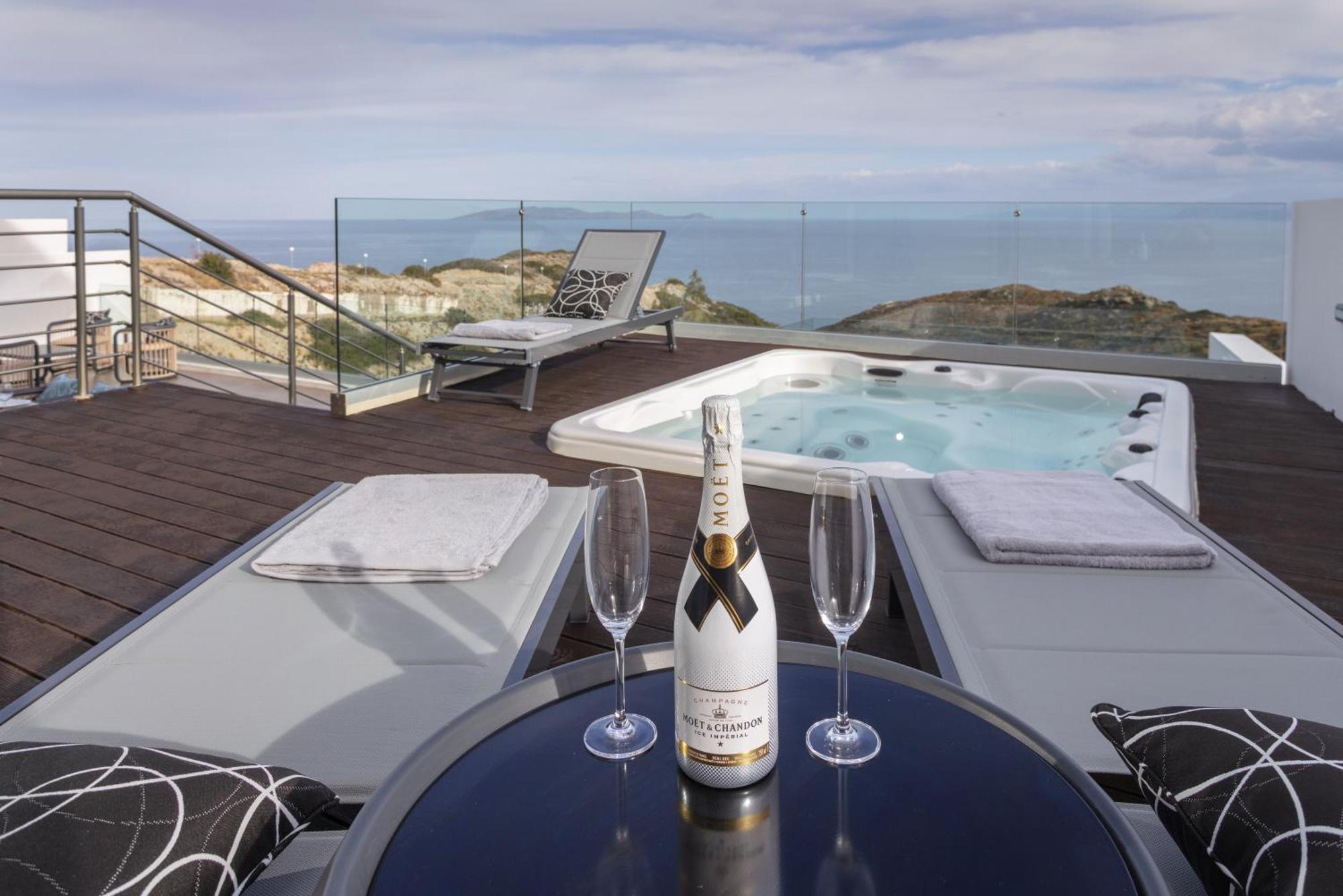 Villa Deep Blue Luxury Theseus - Private Jacuzzi - Sea View Ligaria (Crete)