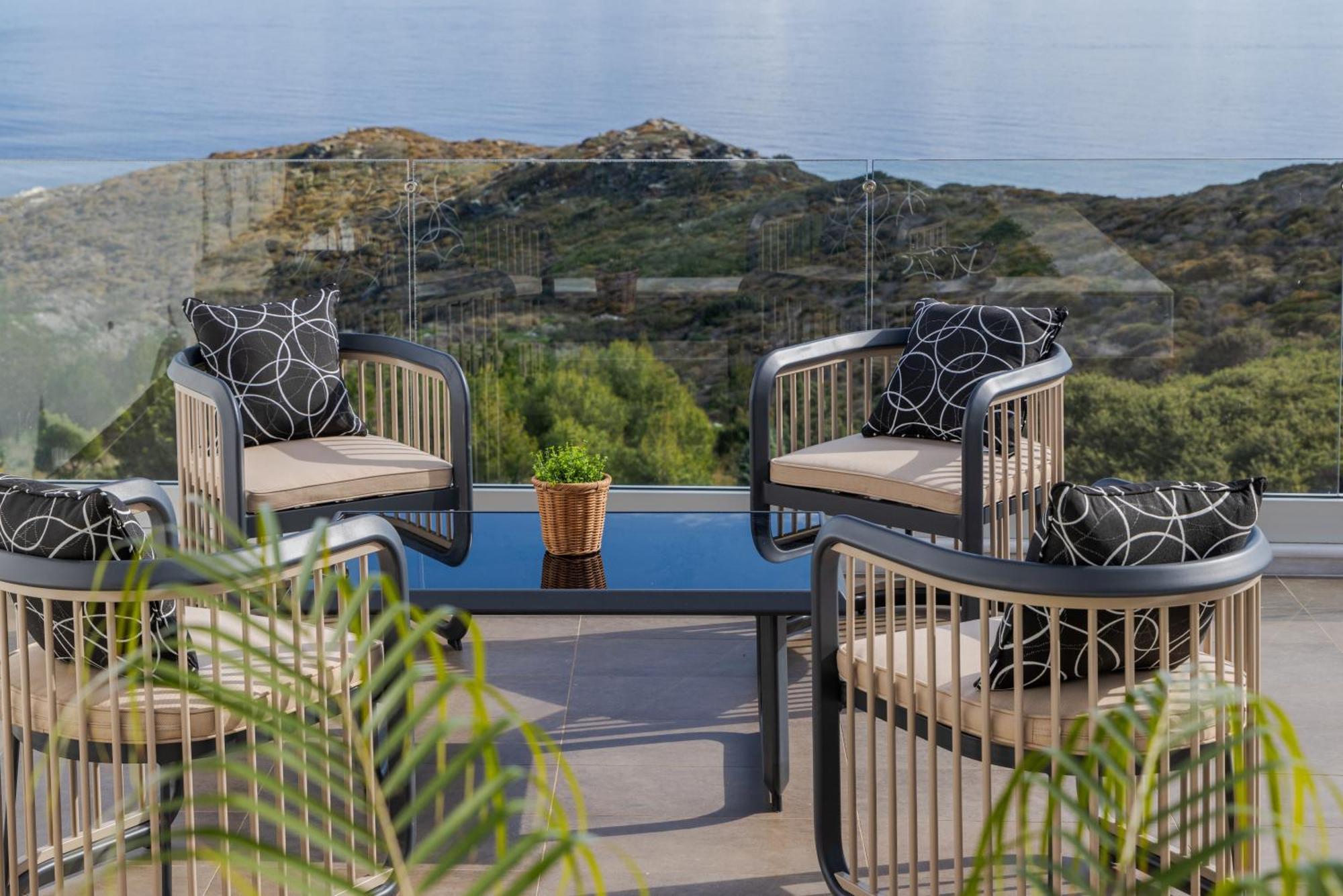 Villa Deep Blue Luxury Theseus - Private Jacuzzi - Sea View *