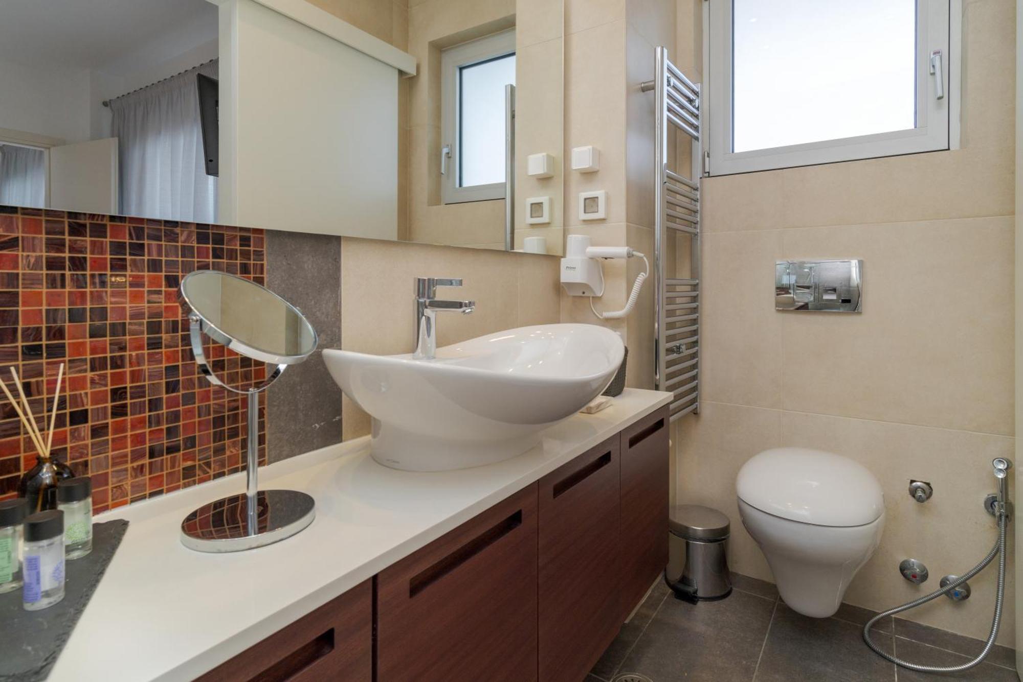 Deep Blue Luxury Theseus - Private Jacuzzi - Sea View