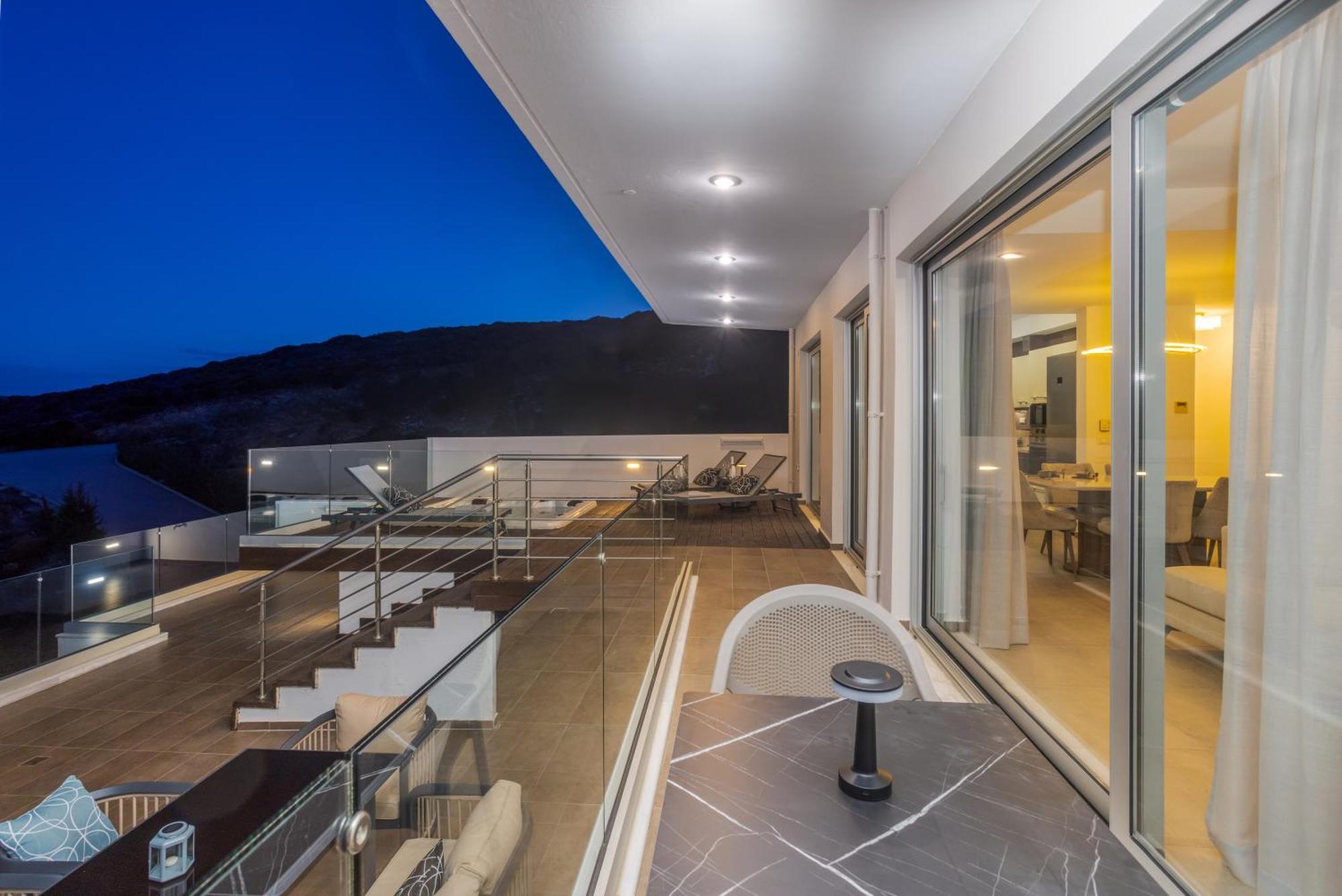 Deep Blue Luxury Theseus - Private Jacuzzi - Sea View * Ligaria (Crete)