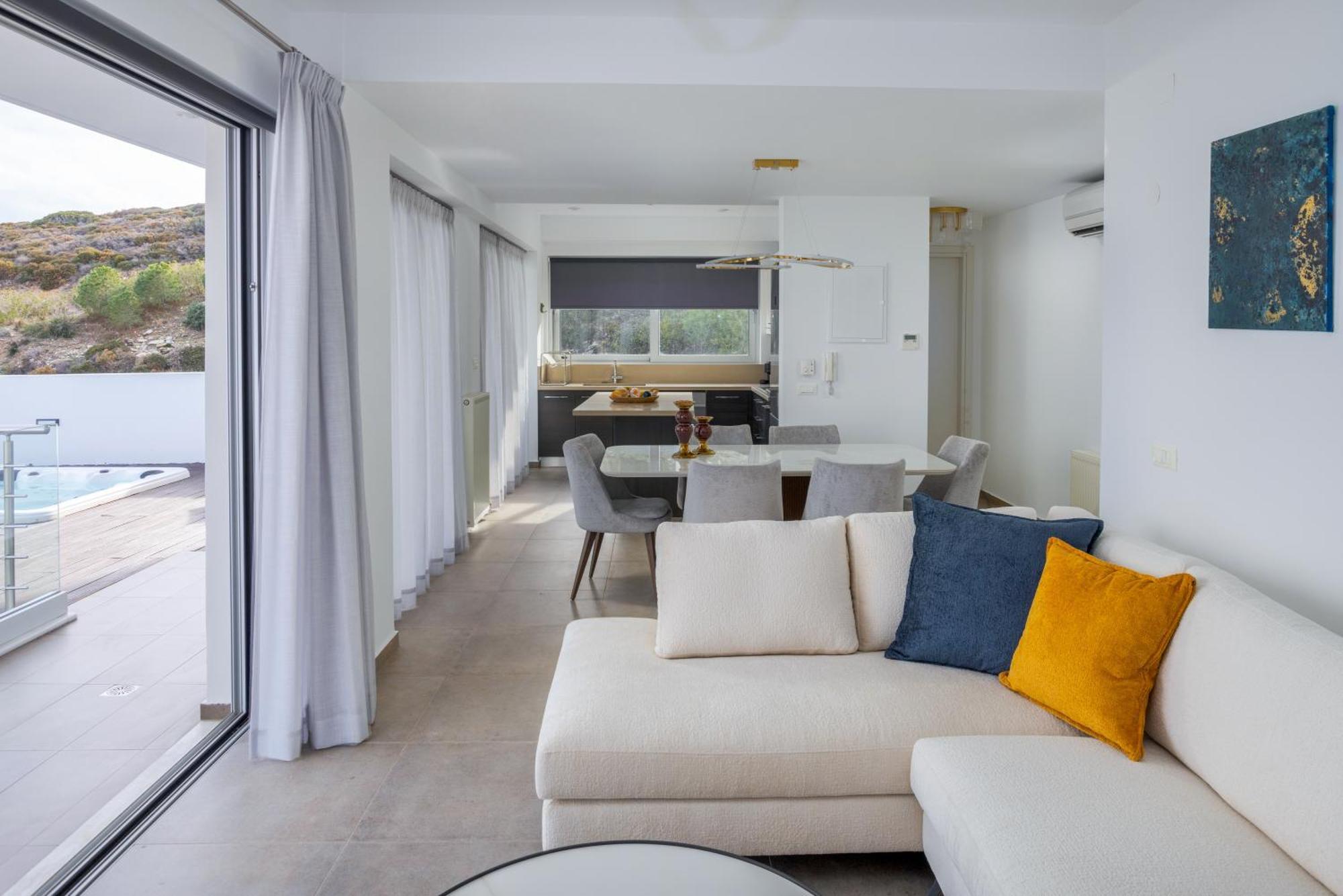 Deep Blue Luxury Theseus - Private Jacuzzi - Sea View Villa