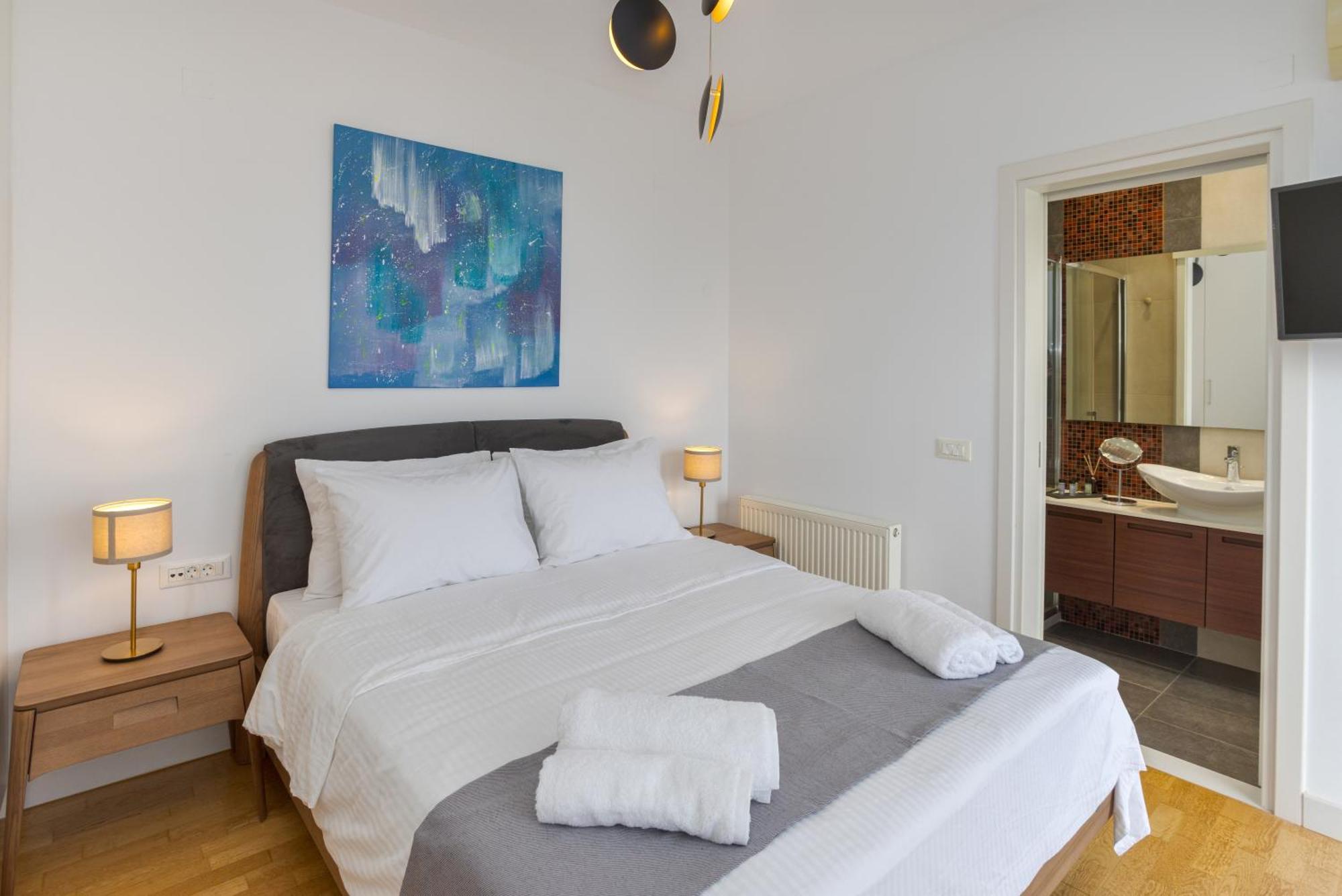 Deep Blue Luxury Theseus - Private Jacuzzi - Sea View Villa