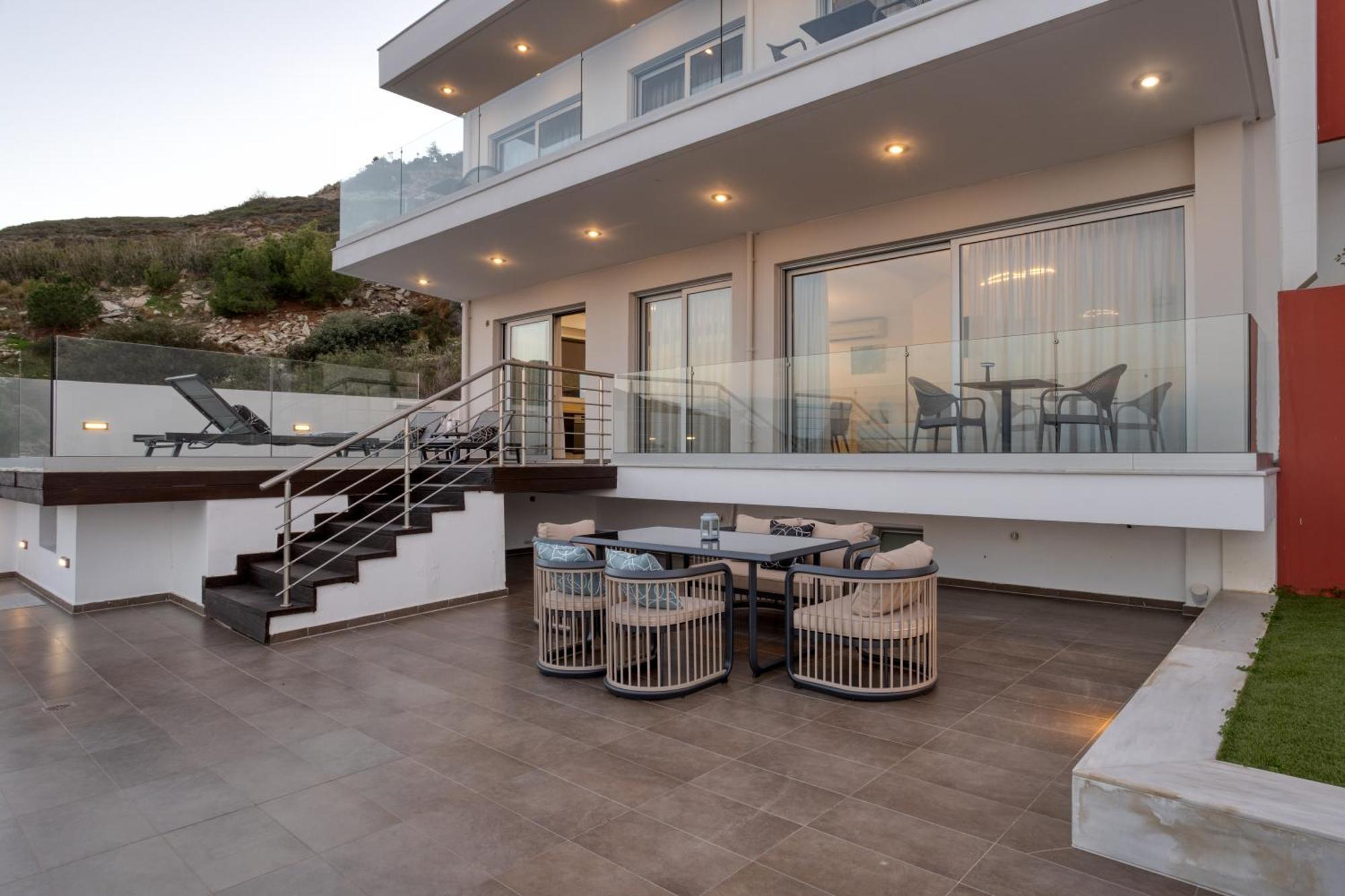 Villa Deep Blue Luxury Theseus - Private Jacuzzi - Sea View