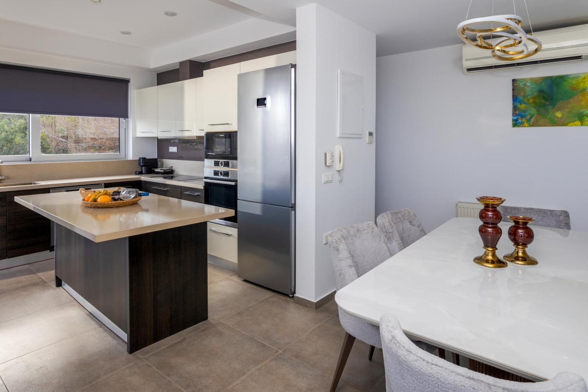 Villa Deep Blue Luxury Theseus - Private Jacuzzi - Sea View