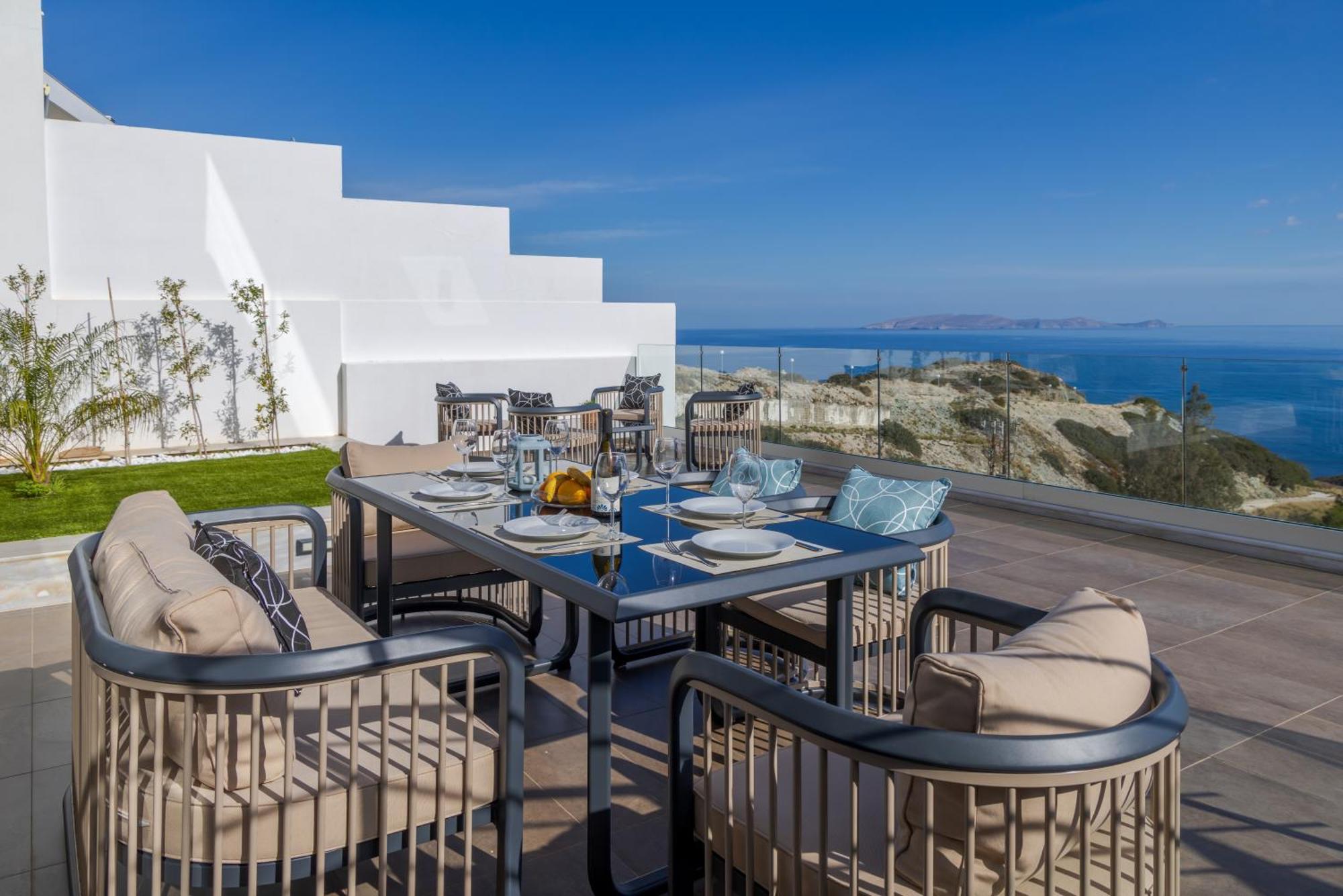 Deep Blue Luxury Theseus - Private Jacuzzi - Sea View