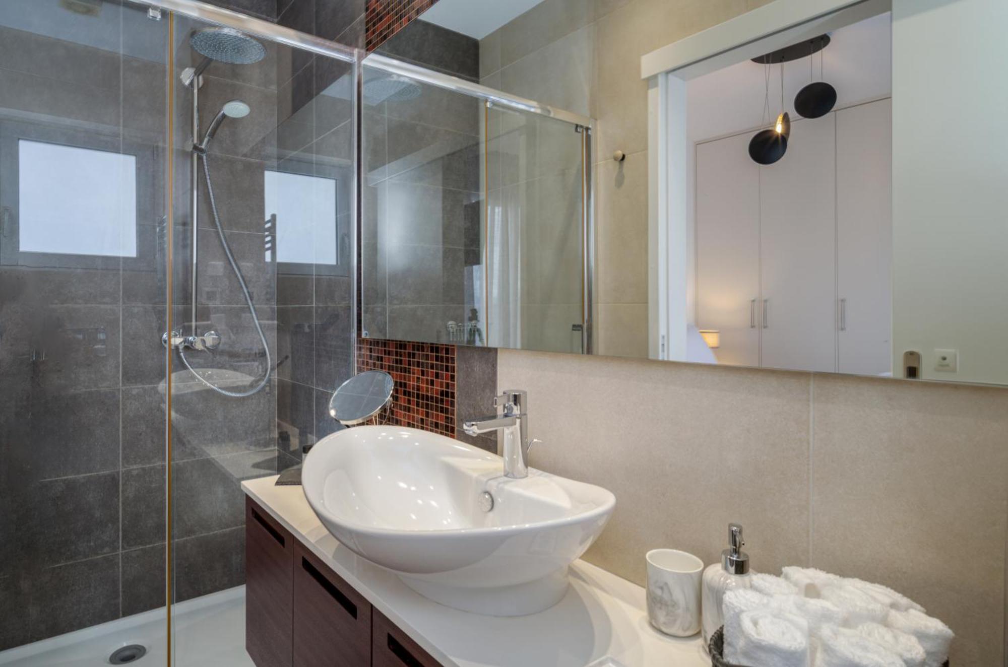 Deep Blue Luxury Theseus - Private Jacuzzi - Sea View