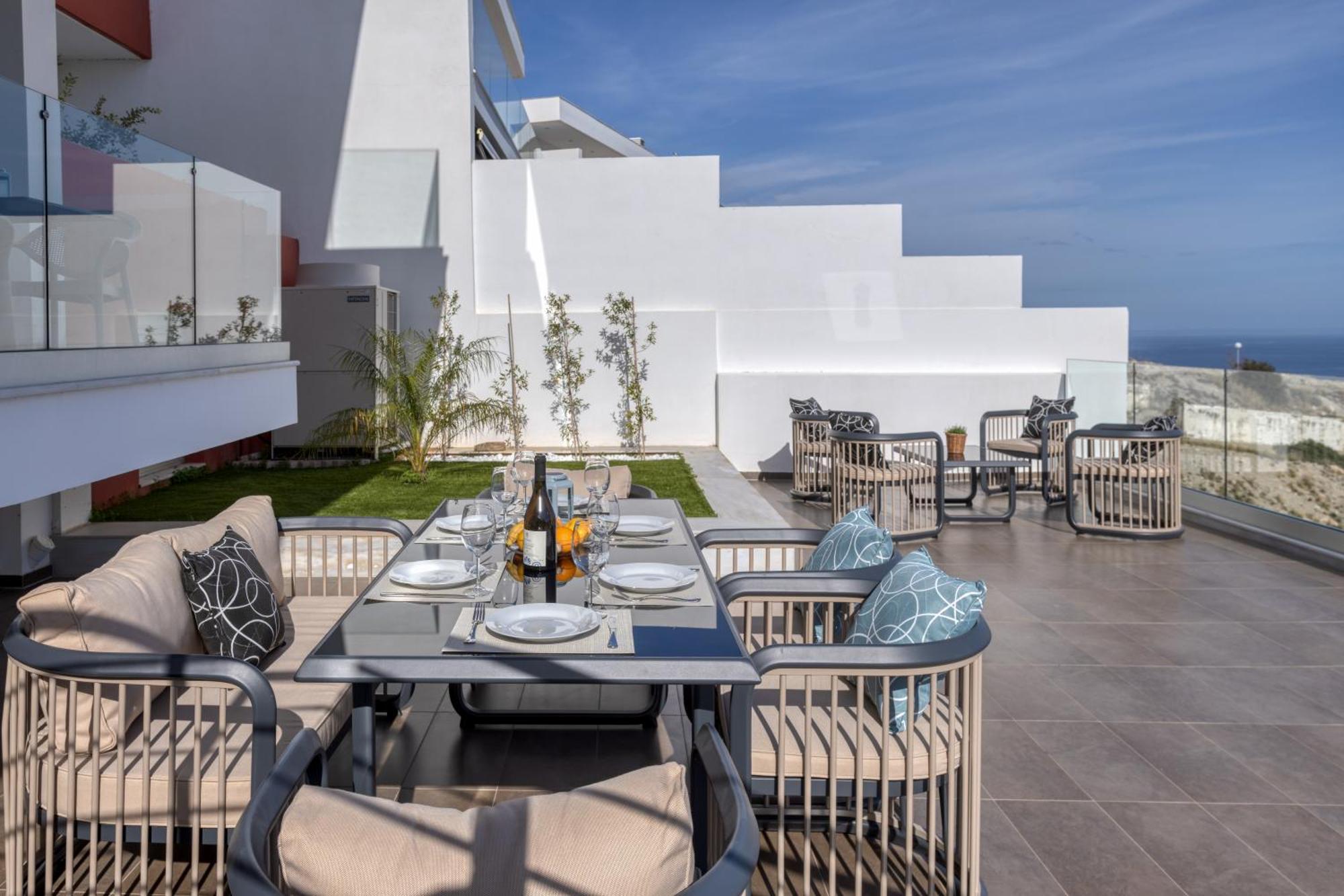 Deep Blue Luxury Theseus - Private Jacuzzi - Sea View Villa *