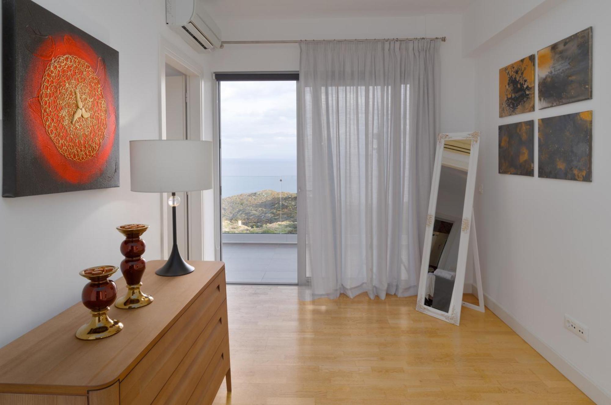 Deep Blue Luxury Theseus - Private Jacuzzi - Sea View *