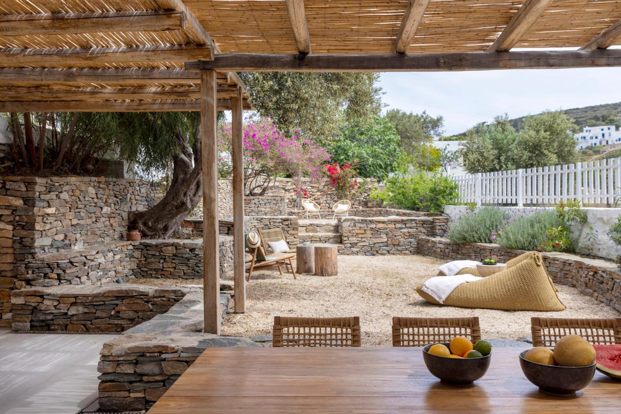 Misty Platis Gialos (Sifnos)