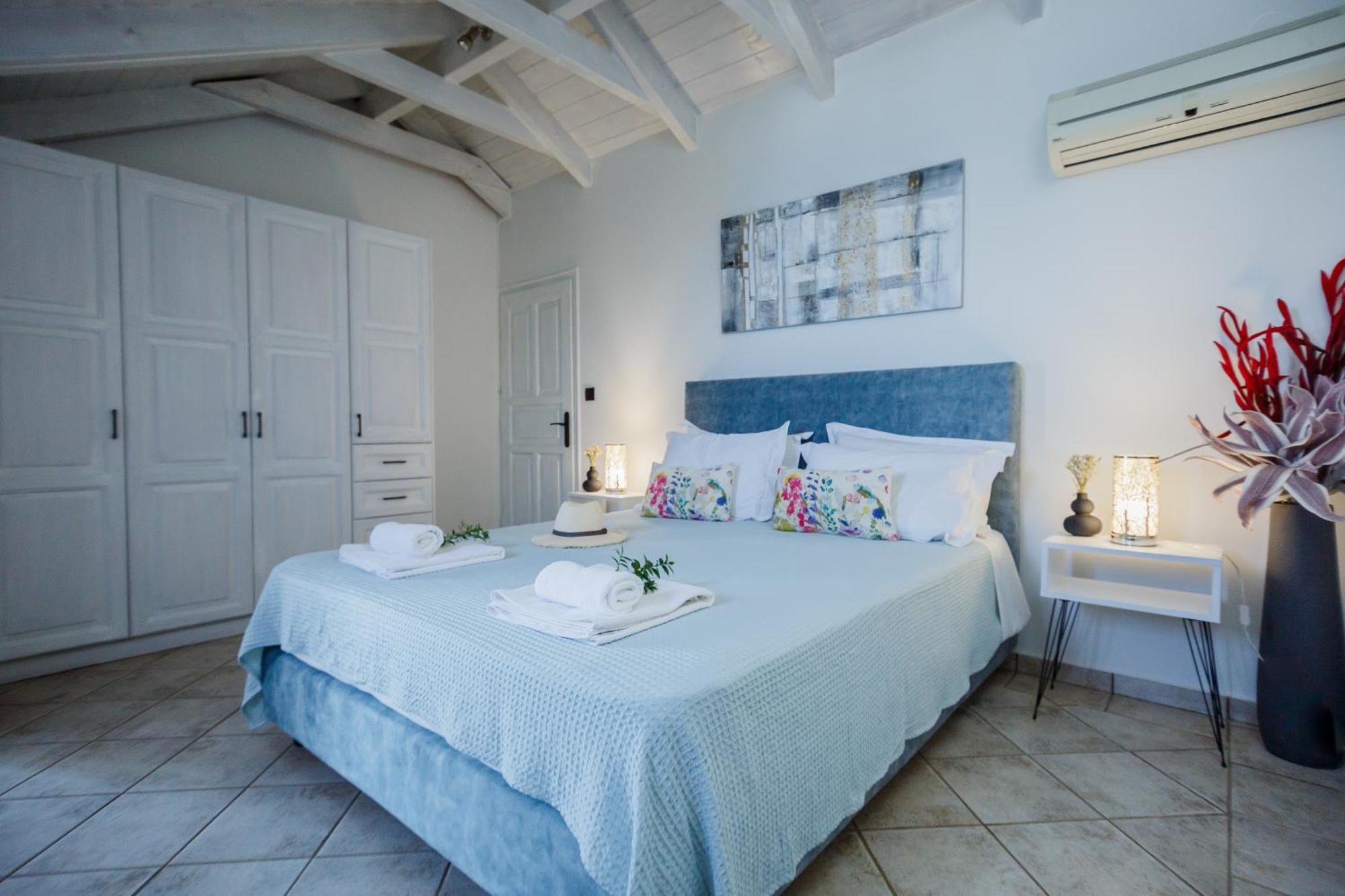 Tonias - Thea House And Vrachos Attic * Alykanas (Zakynthos)