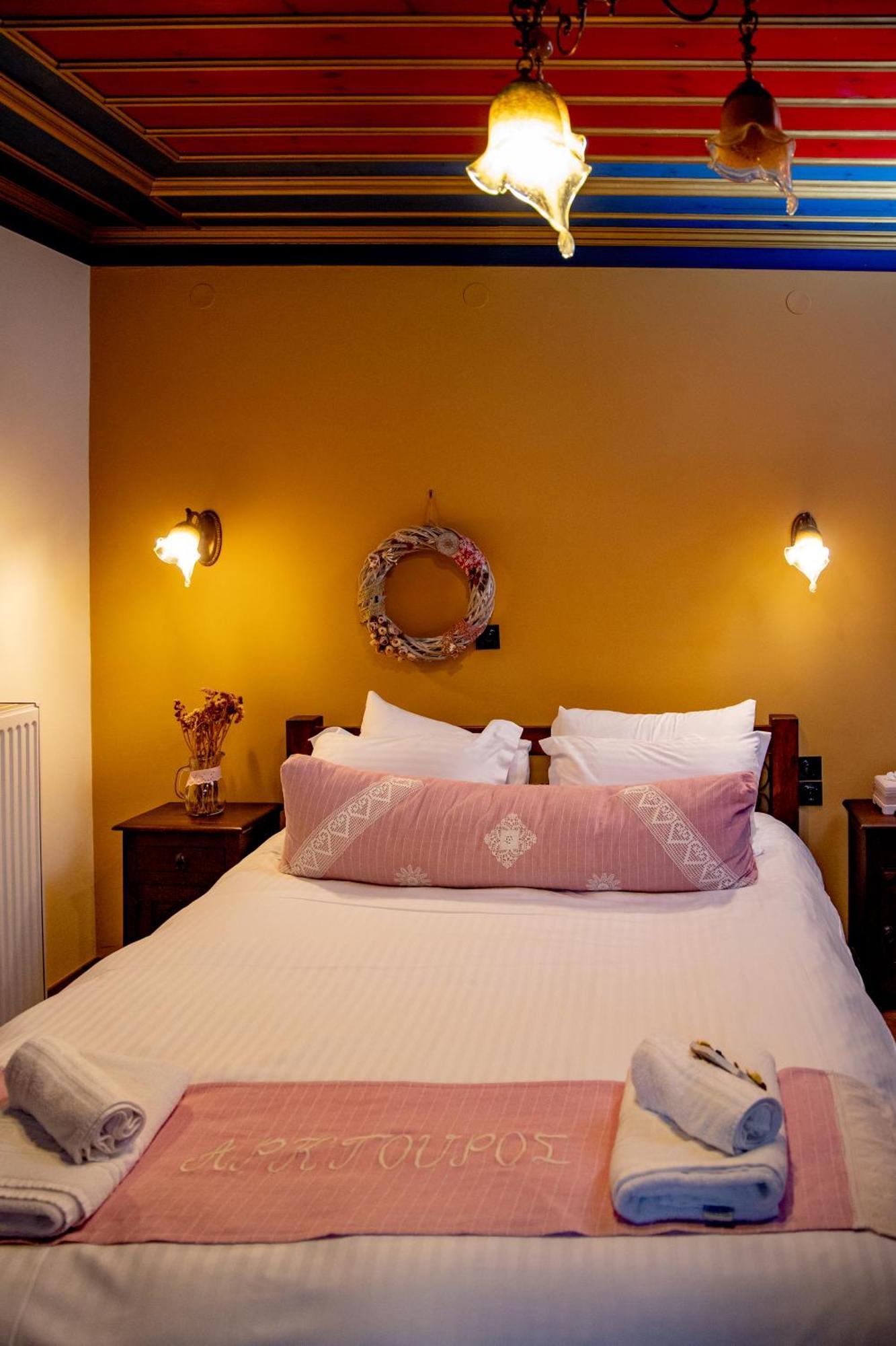 Arktouros Hotel