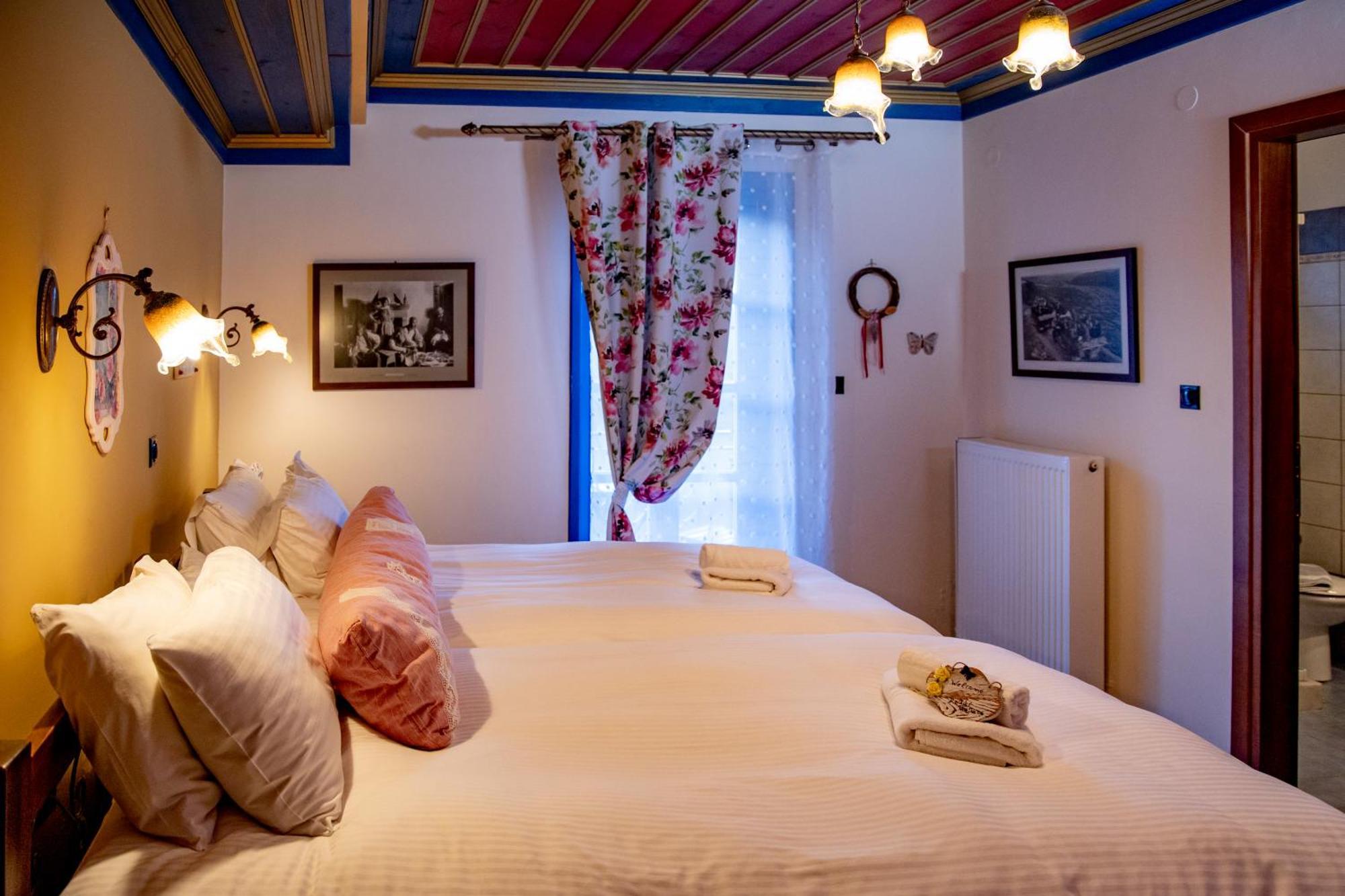Hotel Arktouros 3*