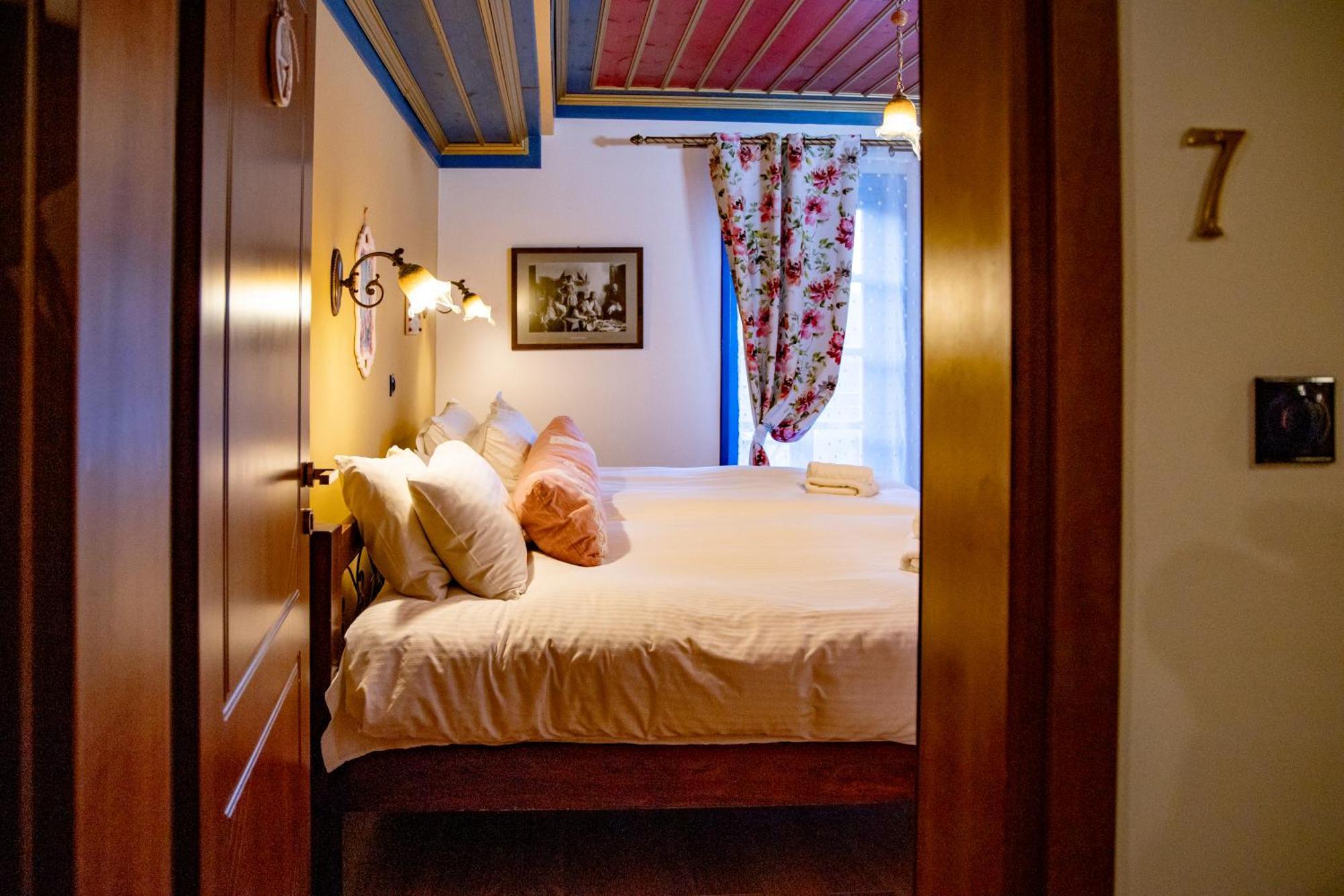 Hotel Arktouros 3*