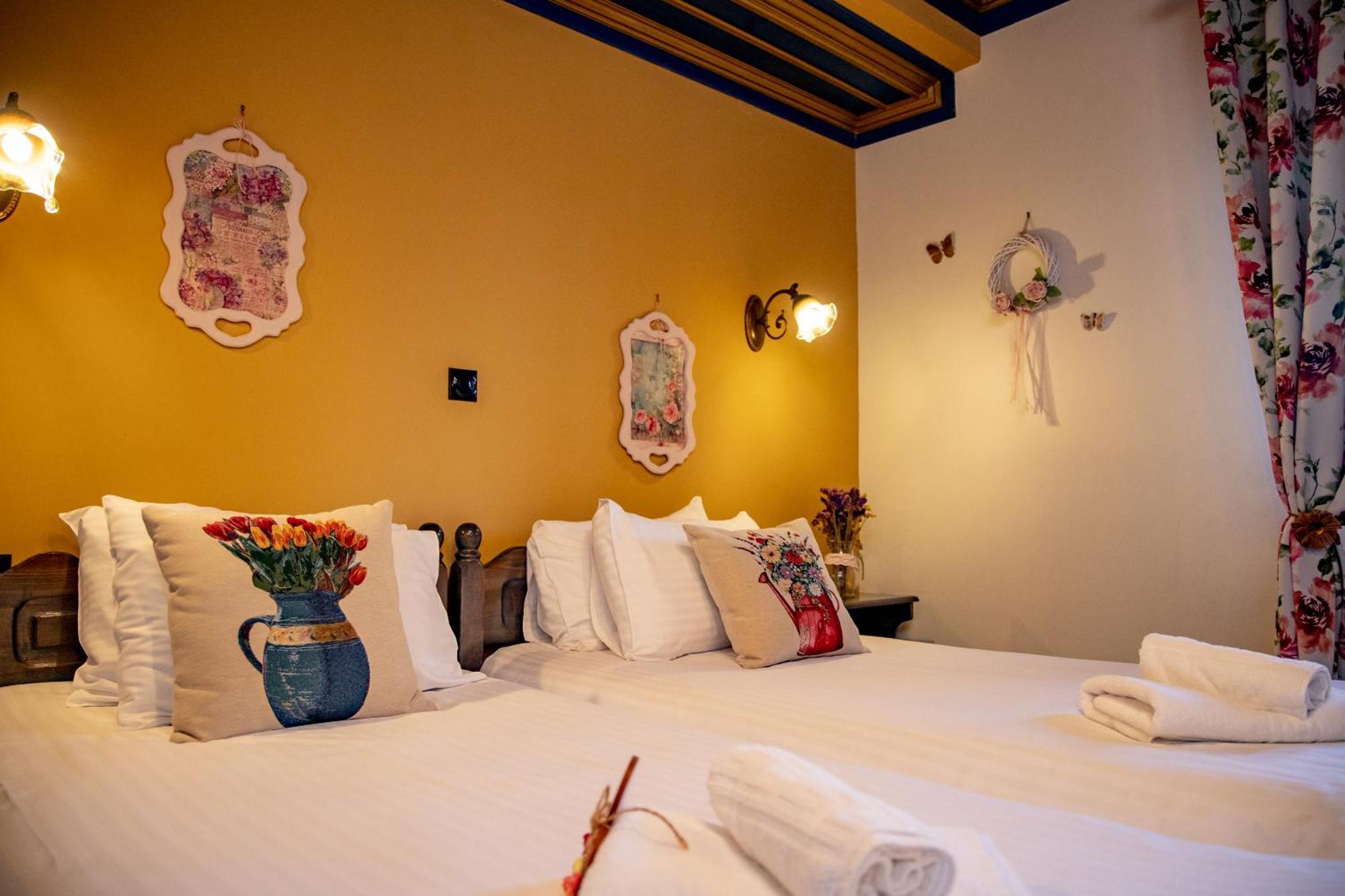 Arktouros Hotel 3*