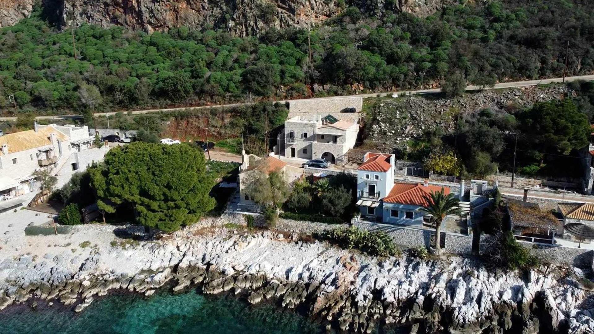 Vina's Stone House Holiday home Limeni