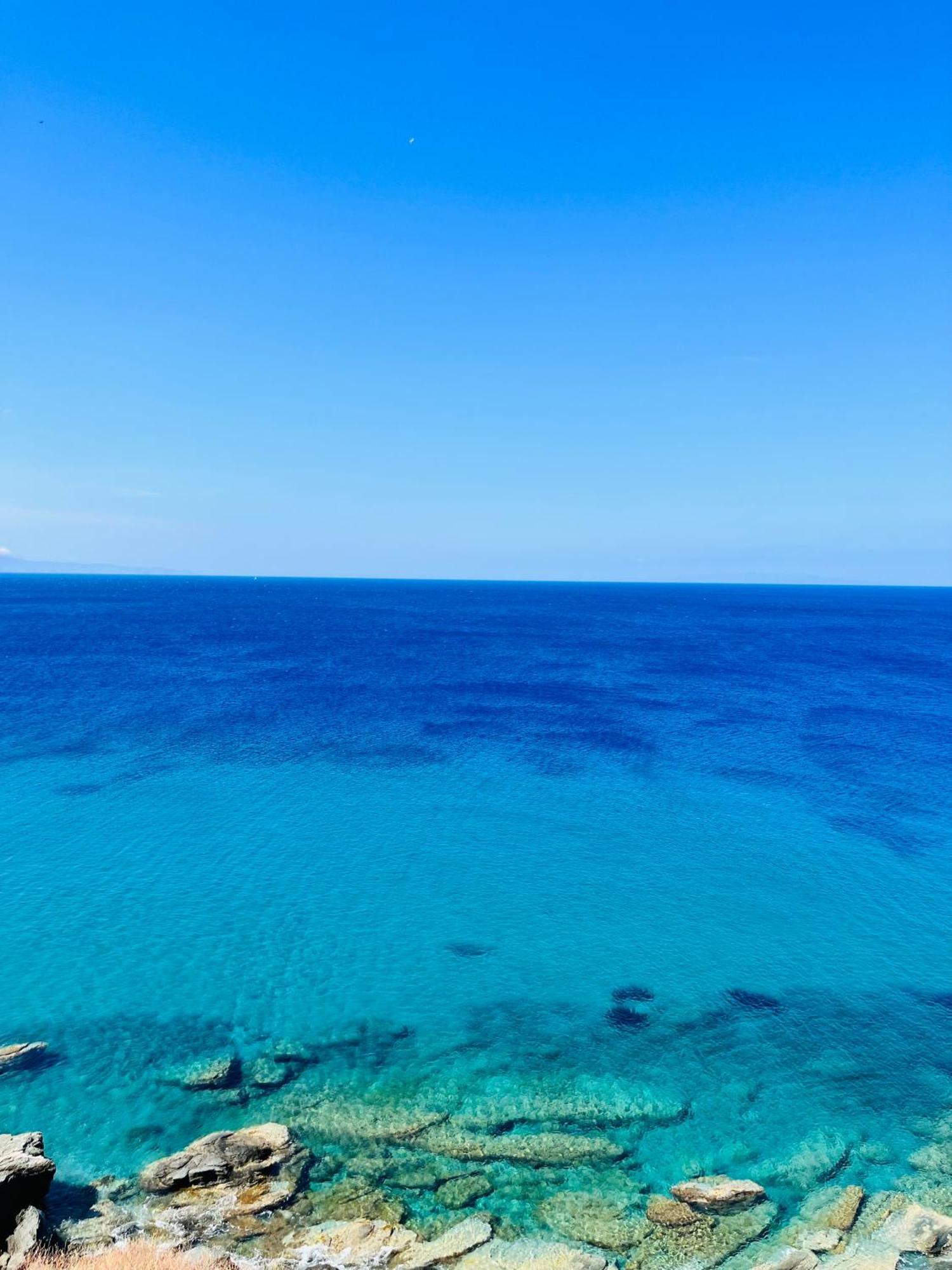 Thalassa, Beachfront, Private Pool & Sunset Views By Explore Andros Holiday home