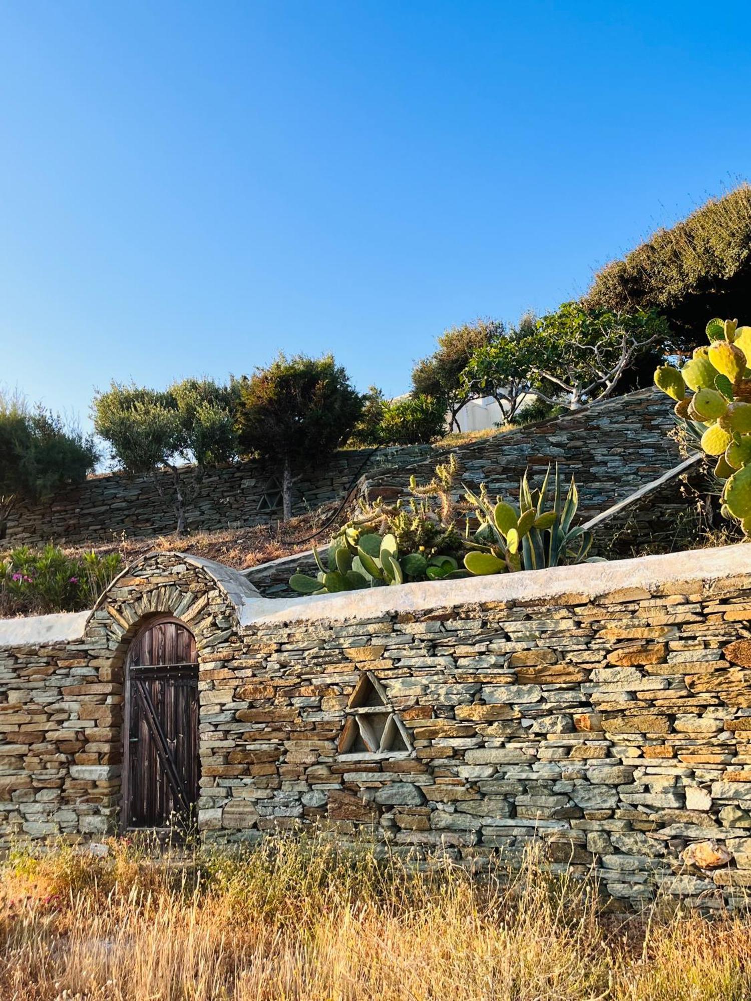 Thalassa, Beachfront, Private Pool & Sunset Views By Explore Andros Batsi (Andros)