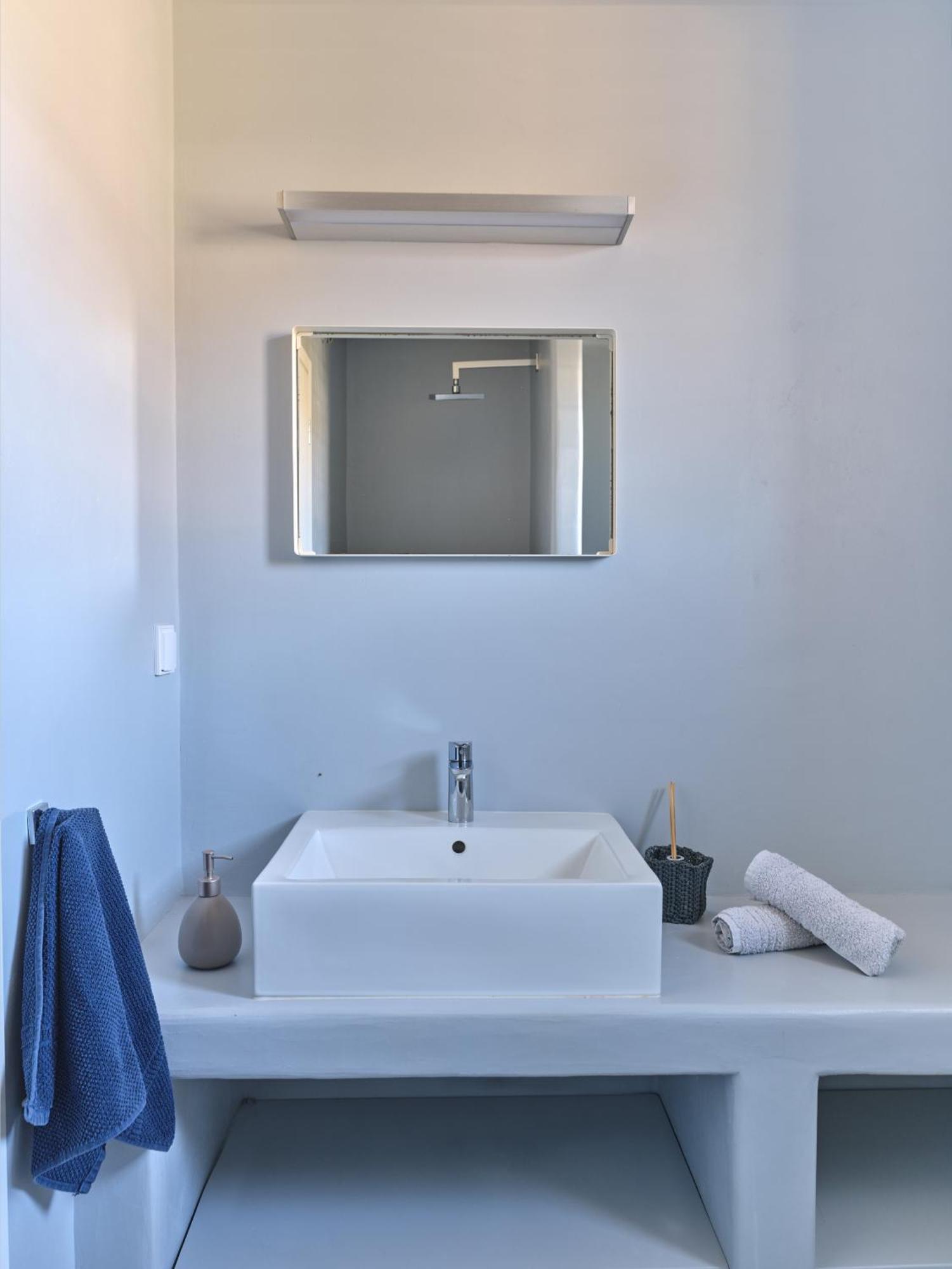 Iokasti Luxury With Private Pool & Sea Views-12 Guests * Drios
