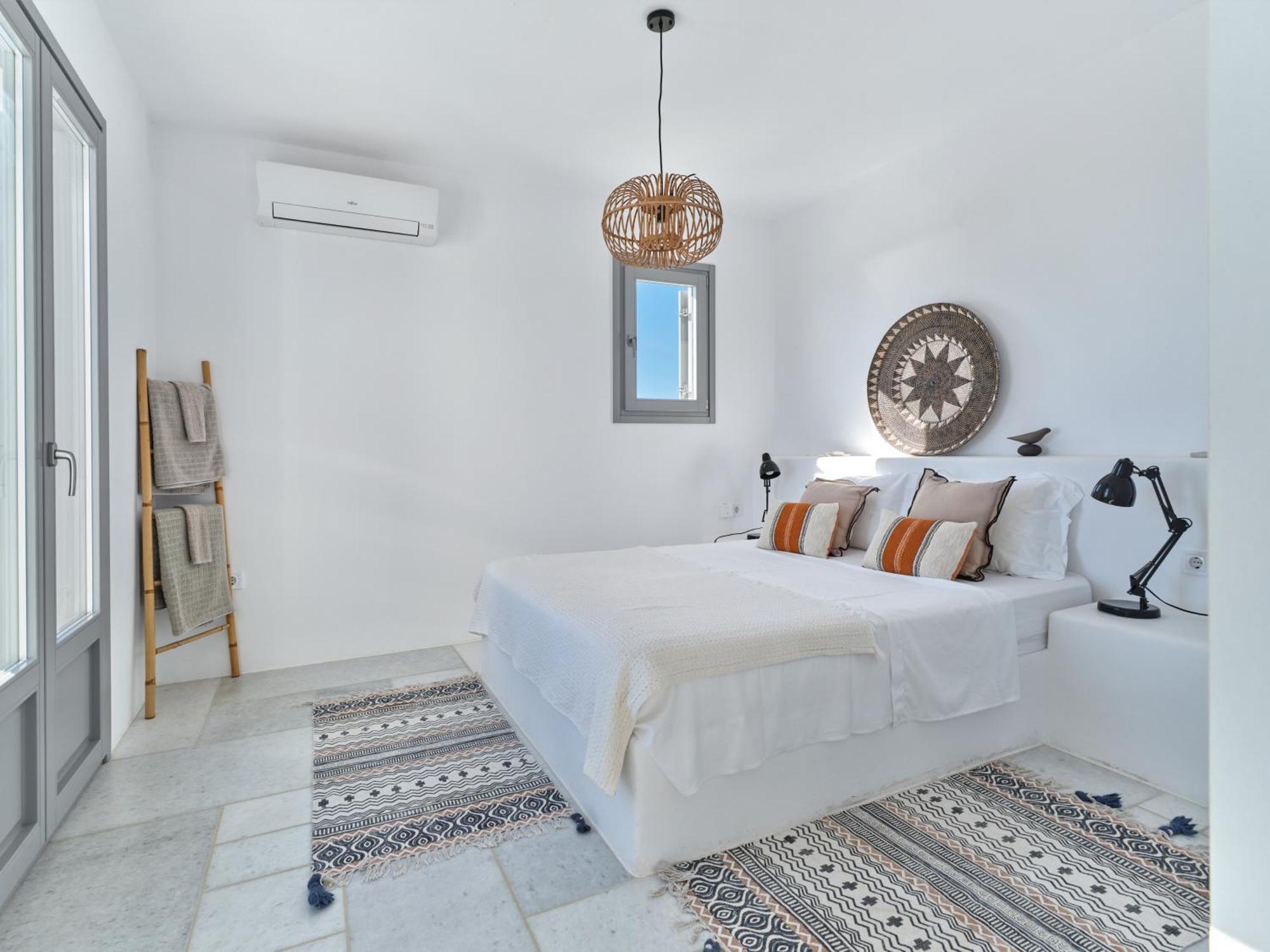 Iokasti Luxury With Private Pool & Sea Views-12 Guests * Drios