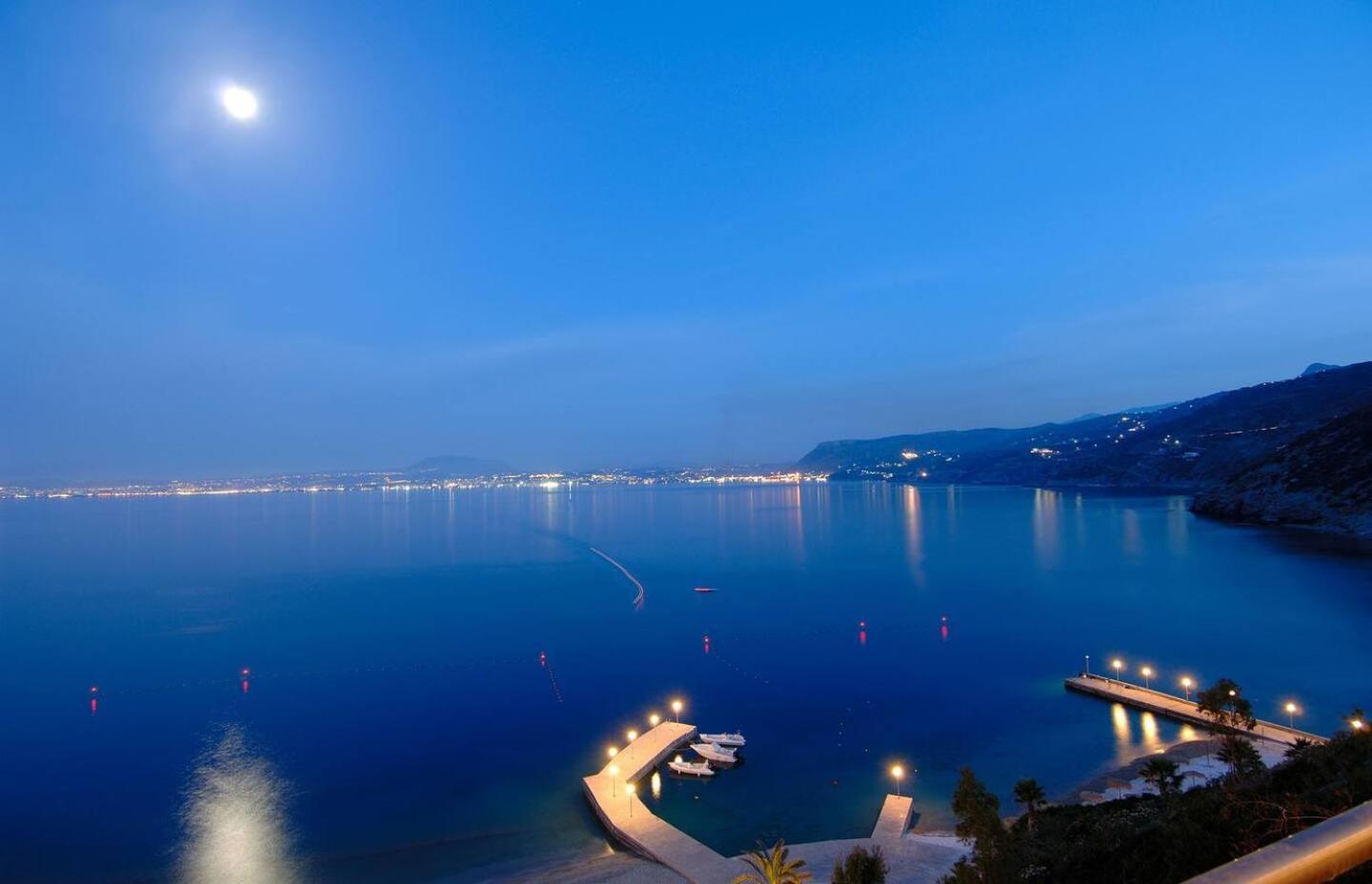 Deep Blue Luxury Theseus - Private Jacuzzi - Sea View