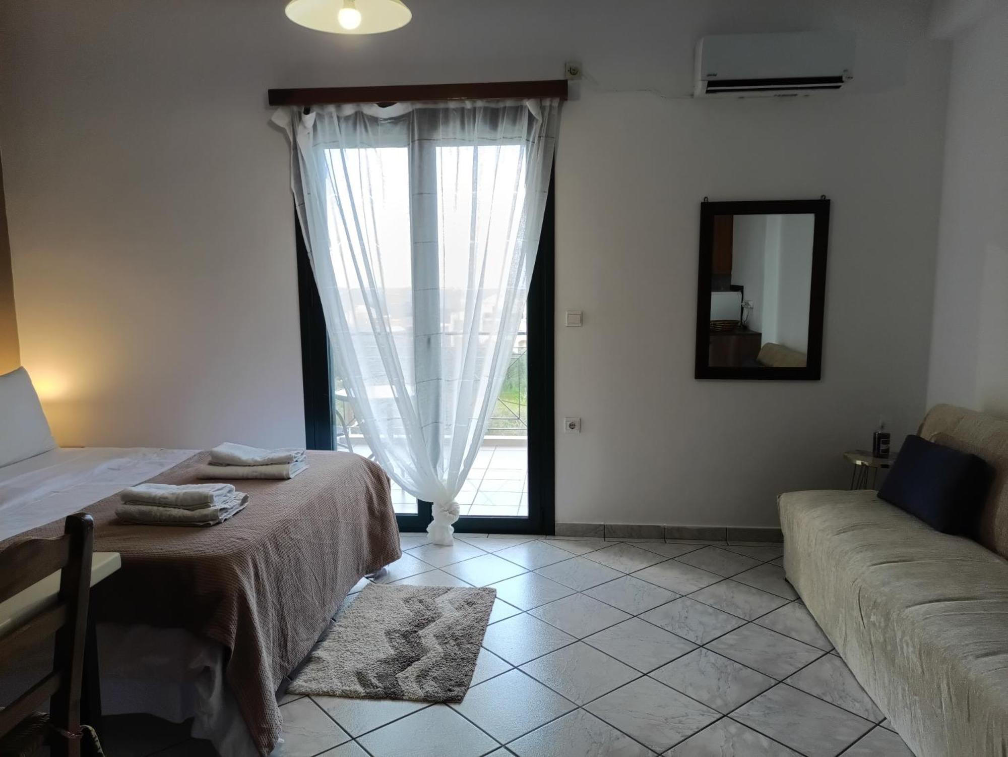 Sea Breeze Apartment *