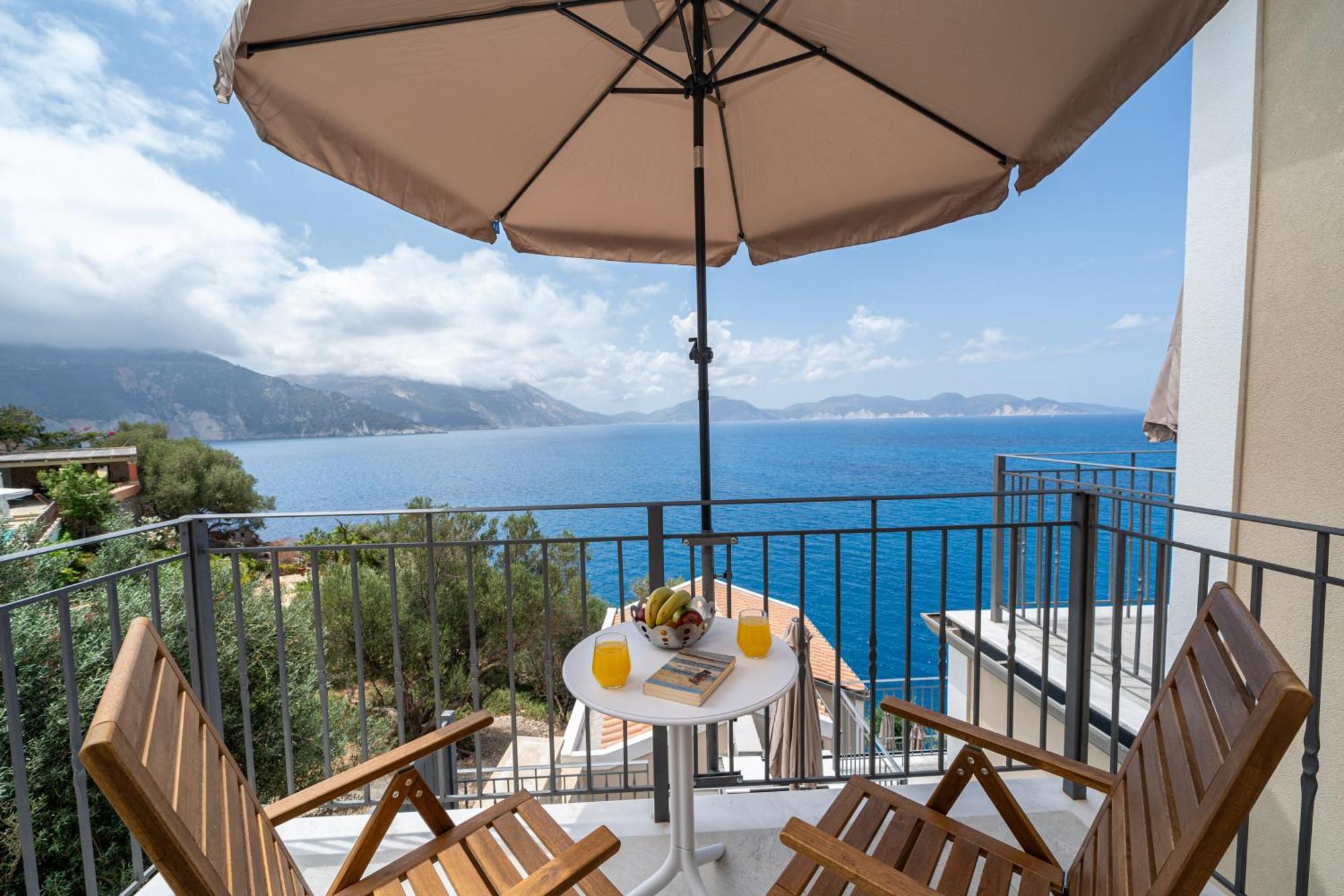 Apartment Assos Rockshore By The Sea *