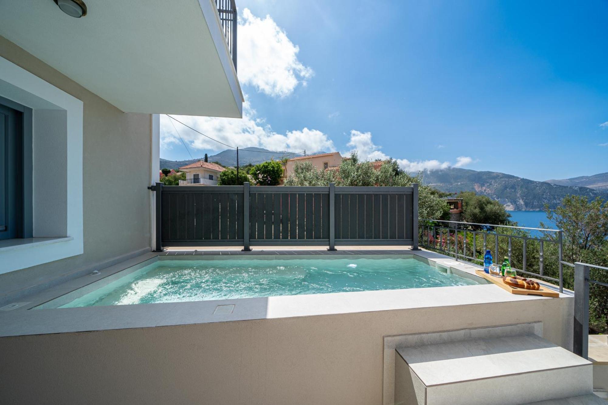 Assos Rockshore By The Sea Apartment *