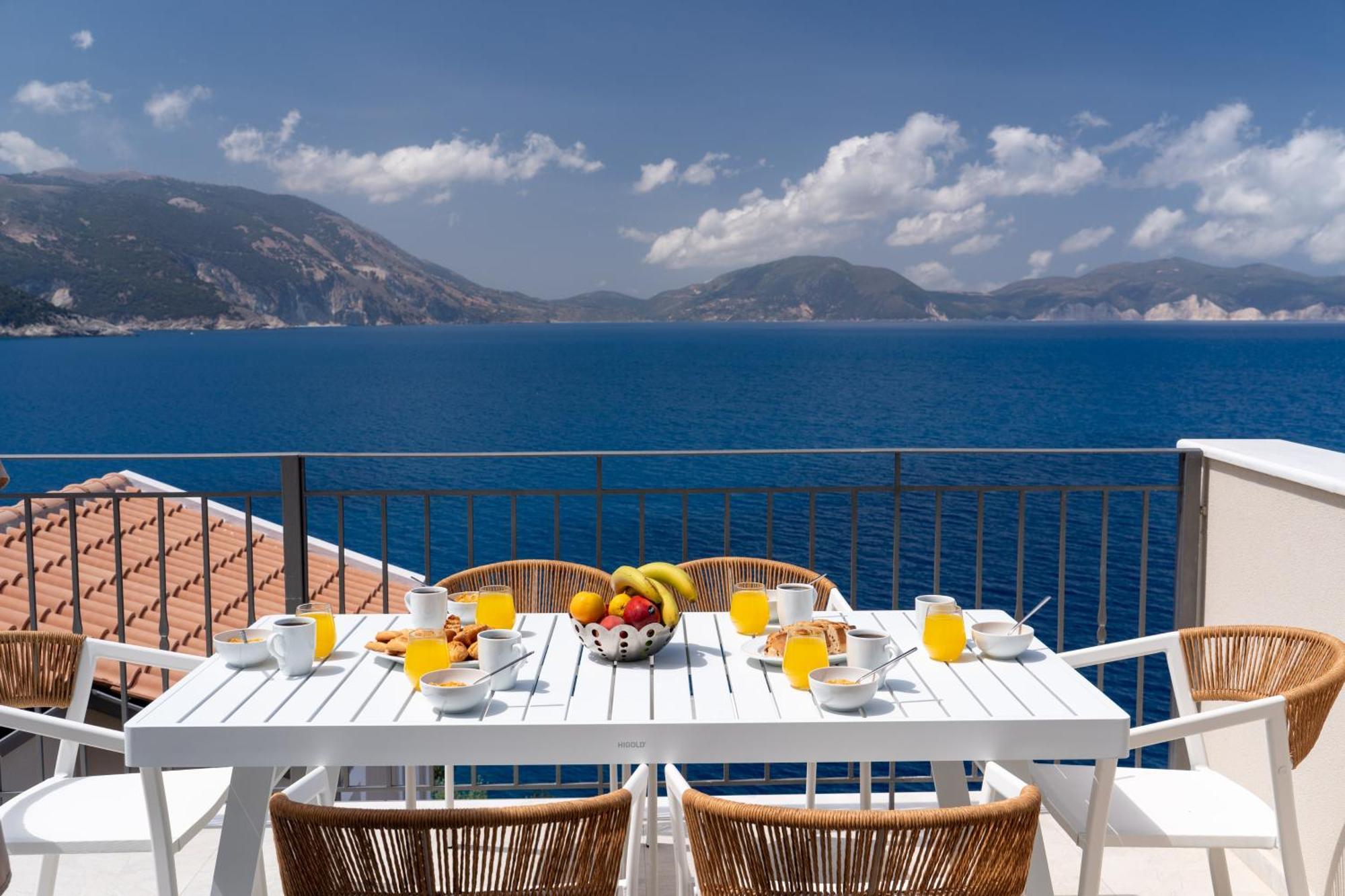 Assos Rockshore By The Sea *