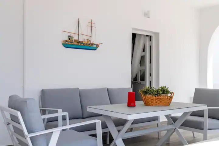 Beautiful In Parikoia Near The Sea Aliki (Paros)