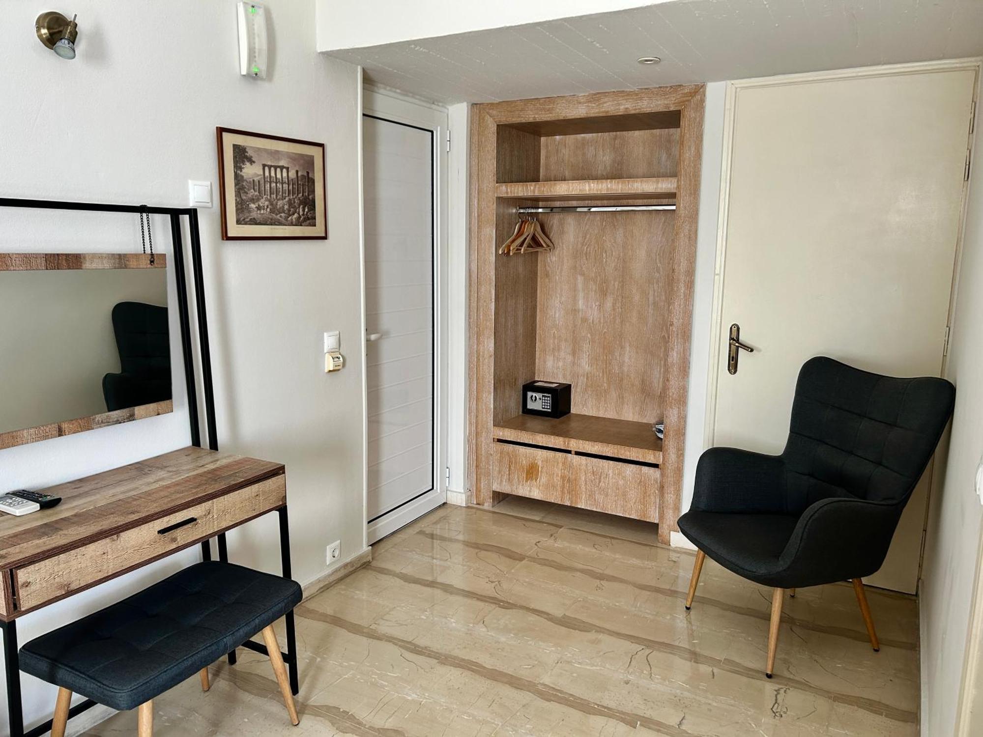 Aparthotel The Loriet 4*