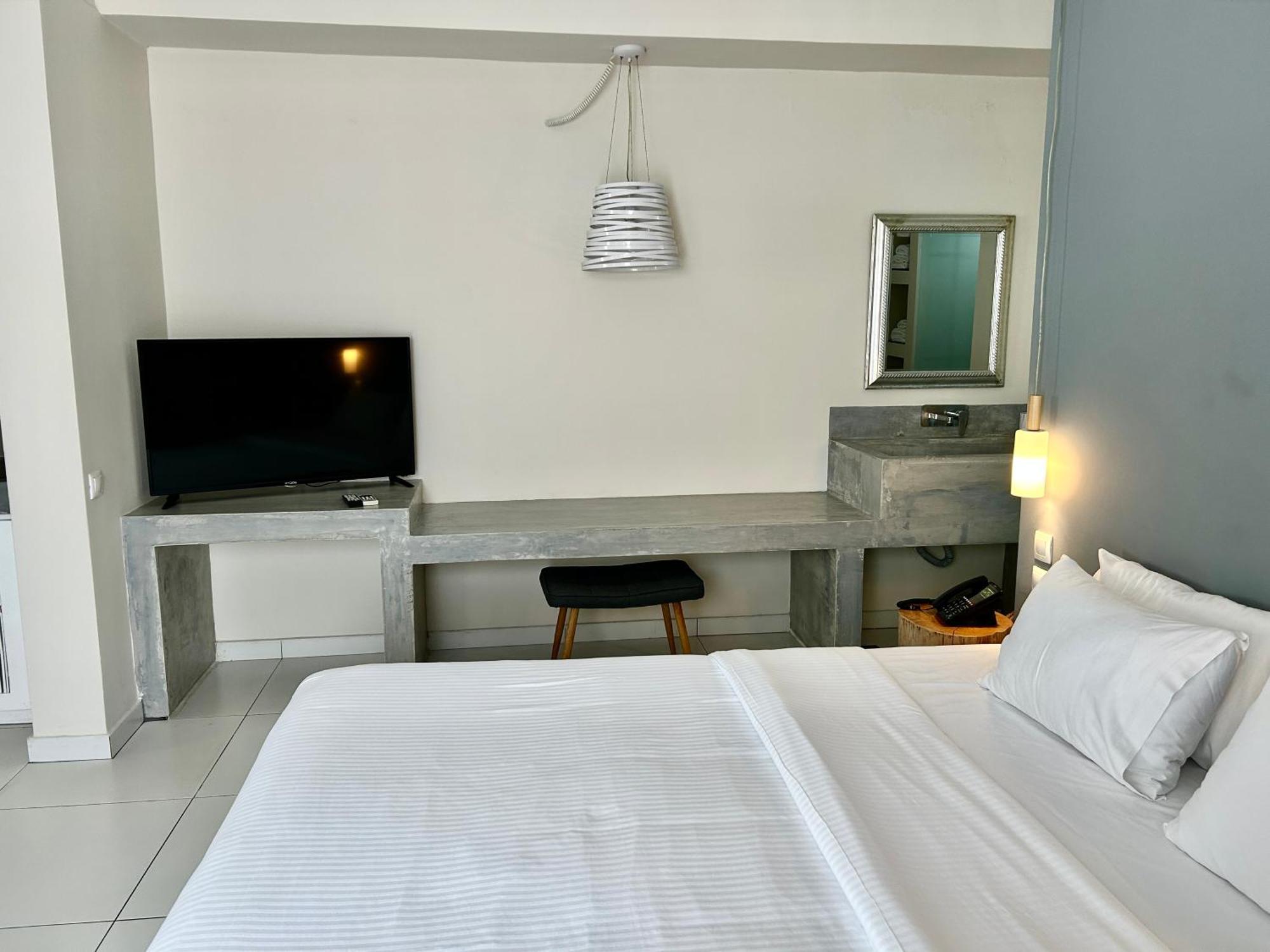 Loriet Aparthotel Mytilene