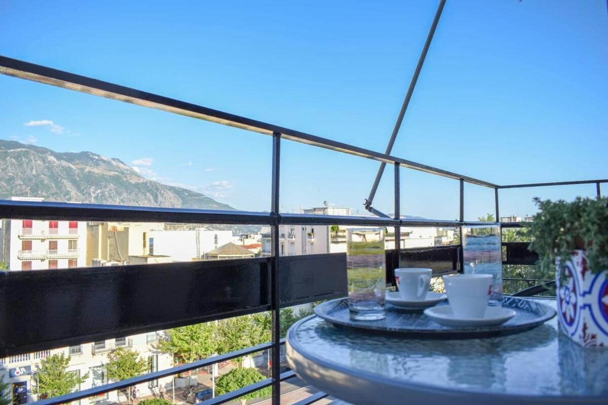 Cozy Flat On The Main Square, 10min To The Sea * Kalamata