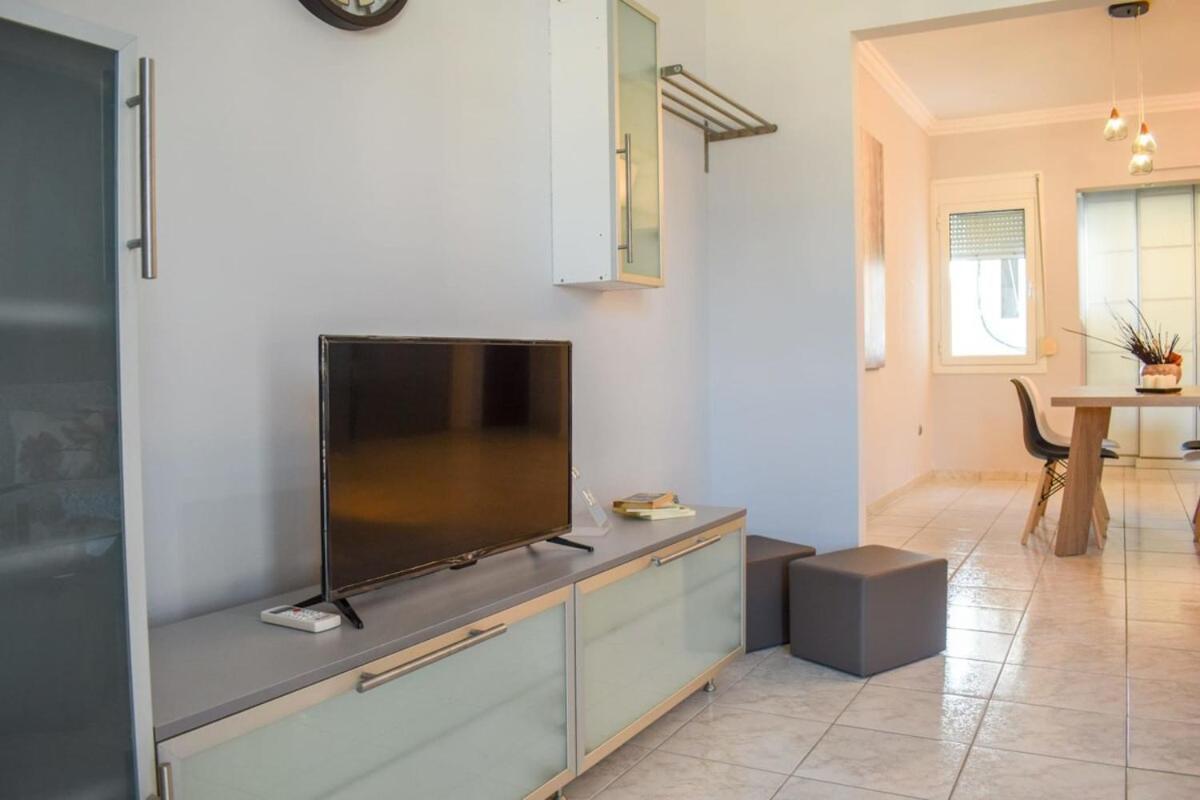 Cozy Flat On The Main Square, 10min To The Sea