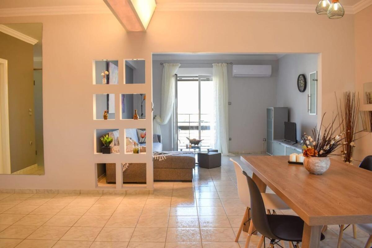 Cozy Flat On The Main Square, 10min To The Sea Holiday home Kalamata