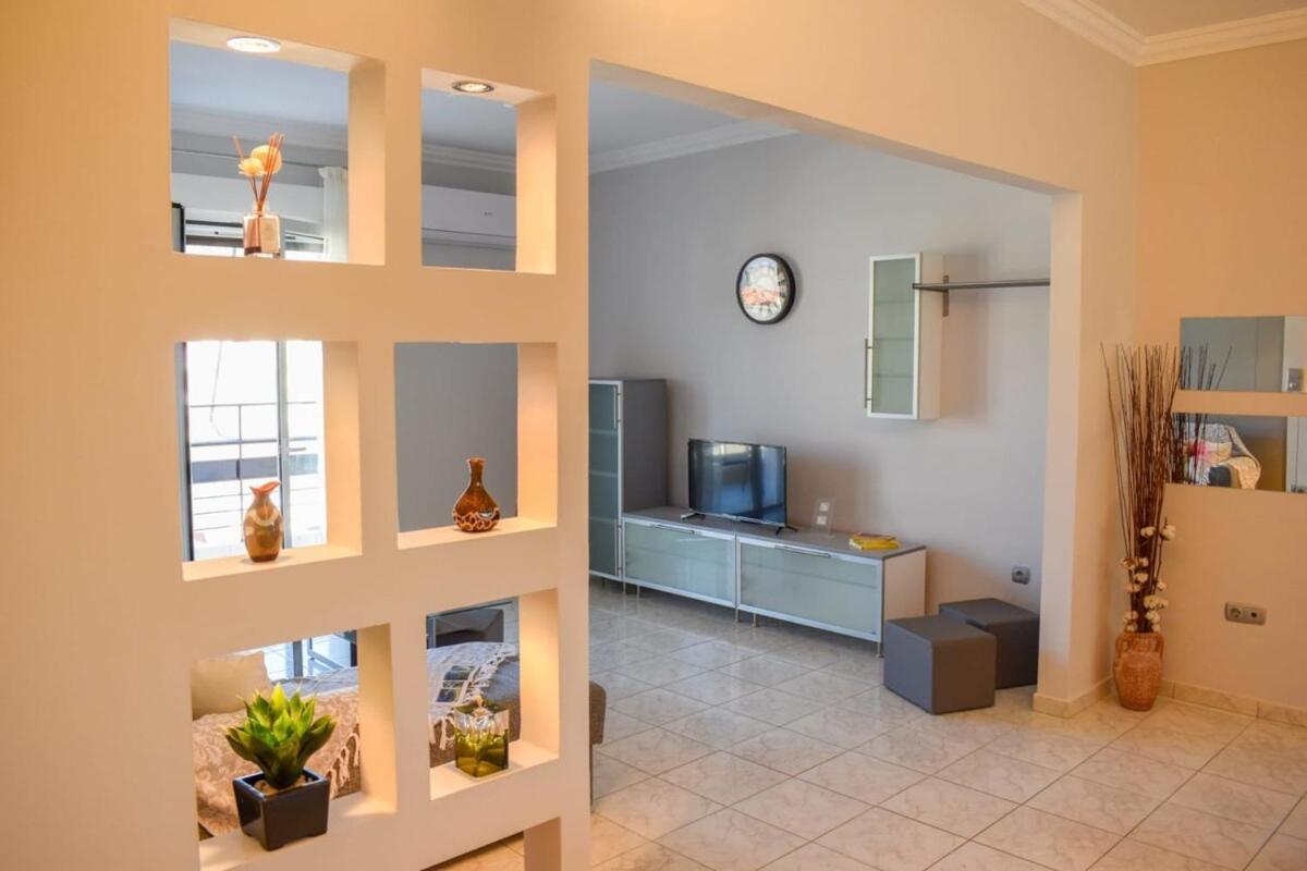 Cozy Flat On The Main Square, 10min To The Sea * Kalamata