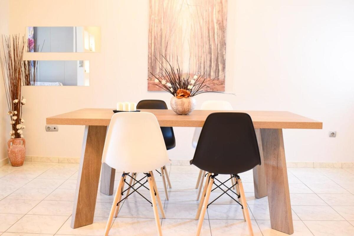 Cozy Flat On The Main Square, 10min To The Sea Holiday home *