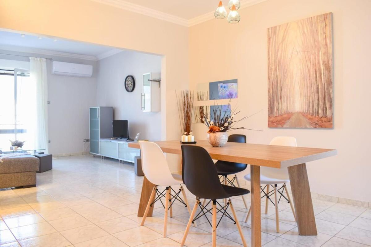 Holiday home Cozy Flat On The Main Square, 10min To The Sea Kalamata