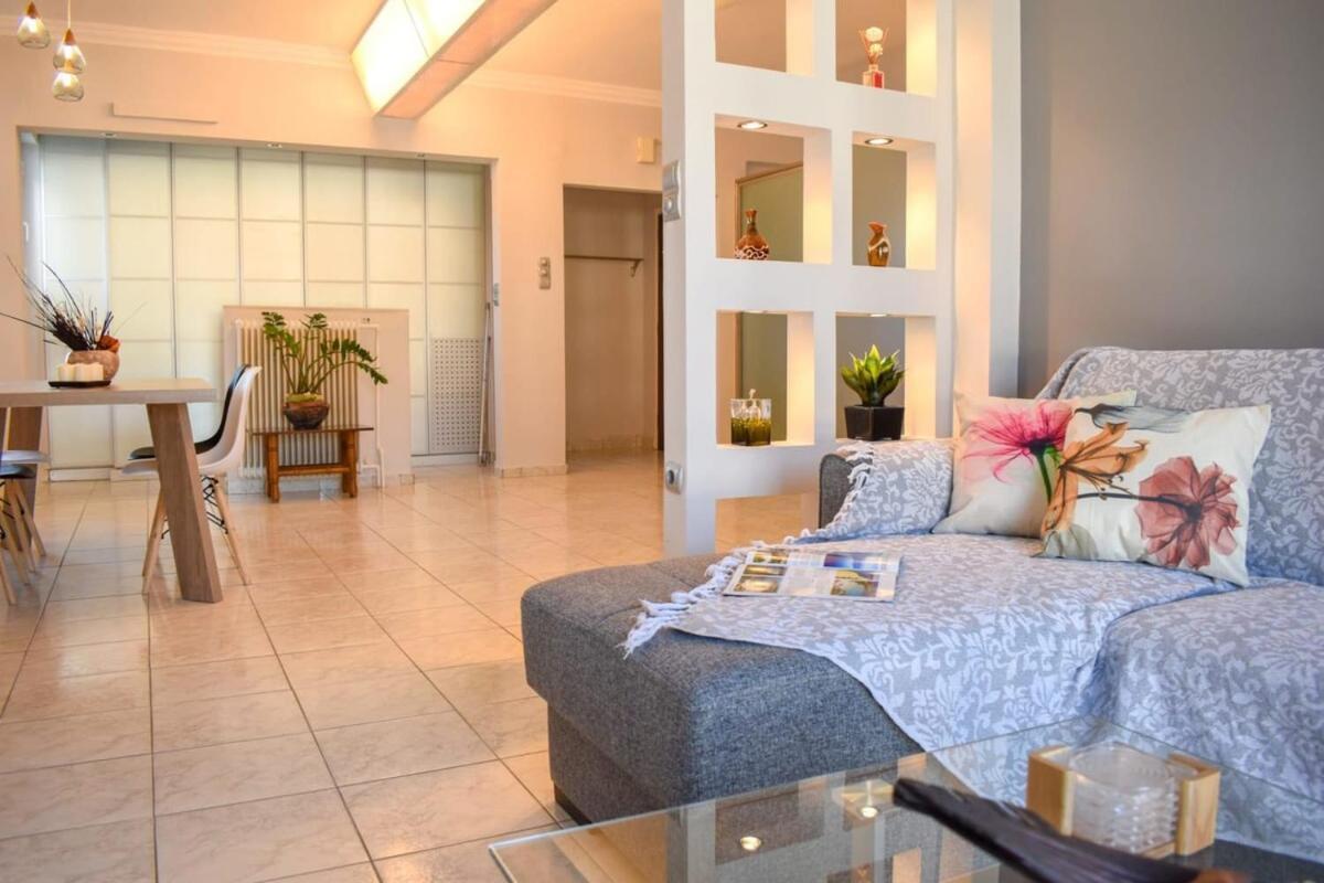Cozy Flat On The Main Square, 10min To The Sea