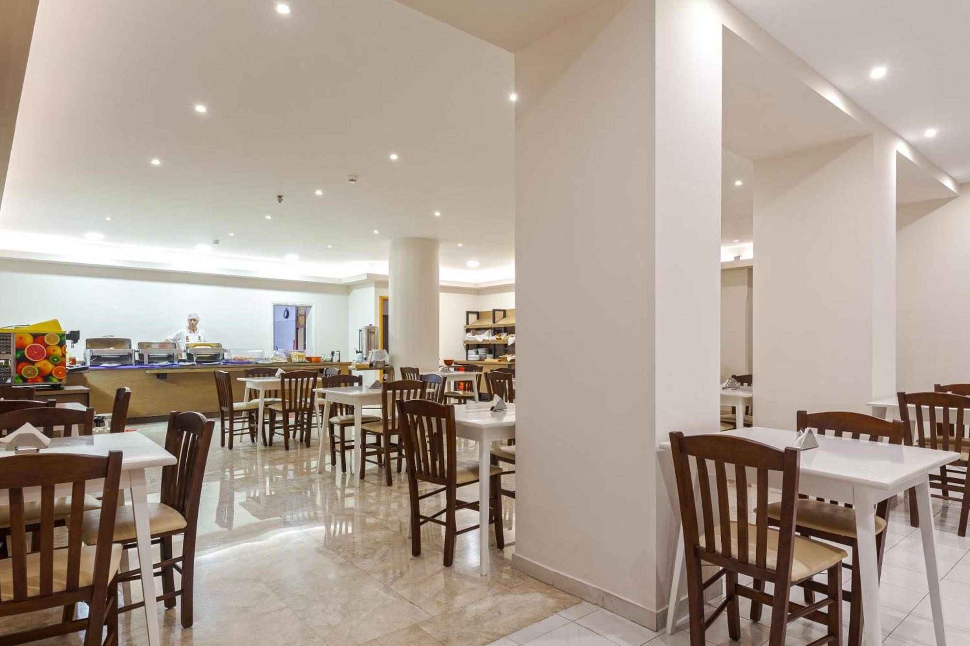 Africa Hotel 2*