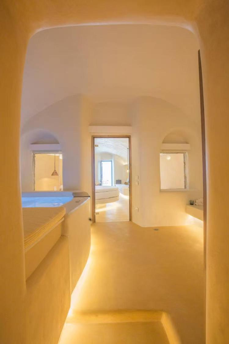 Chic Santorini