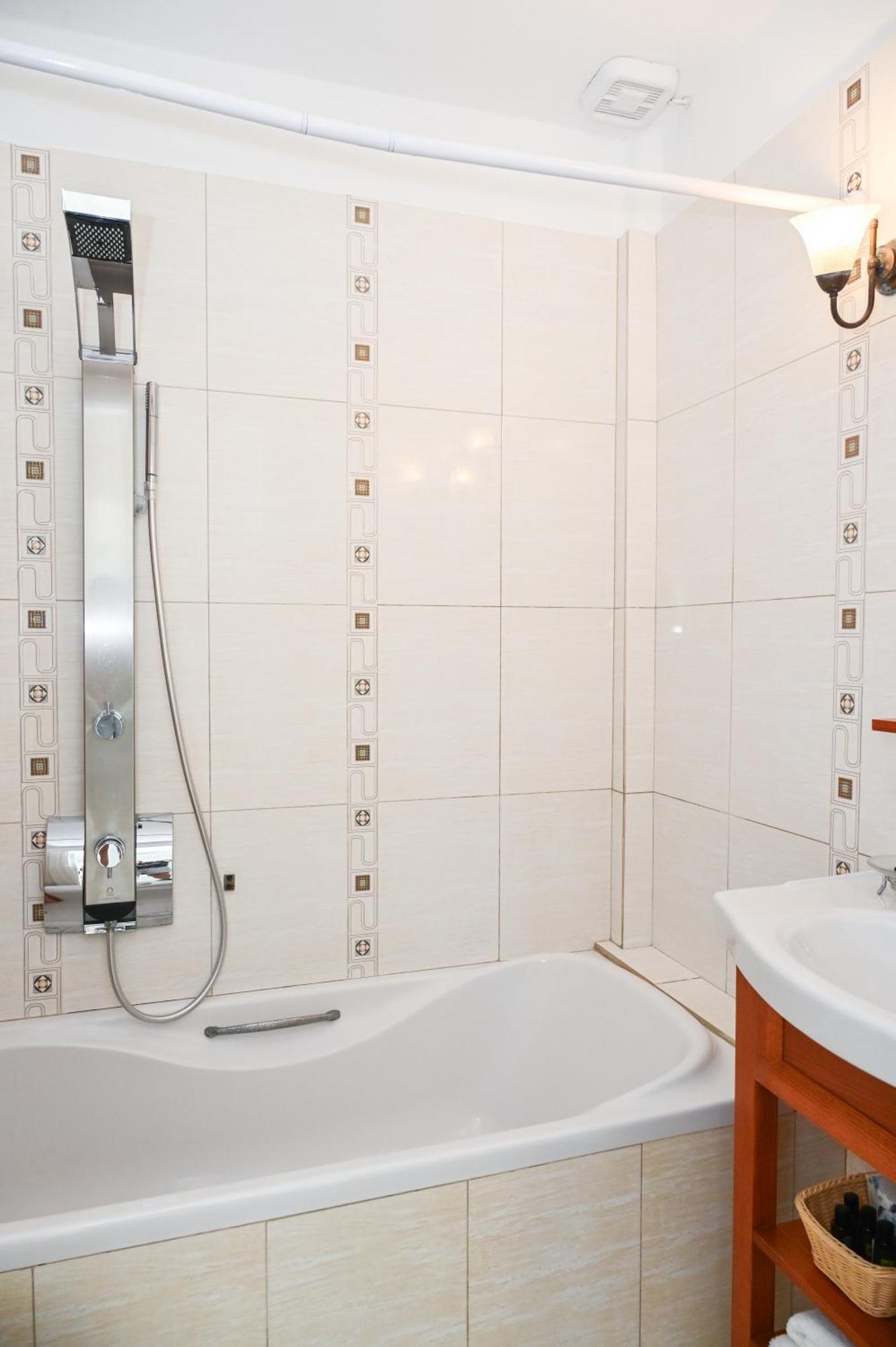 Asterias Boutique 3*