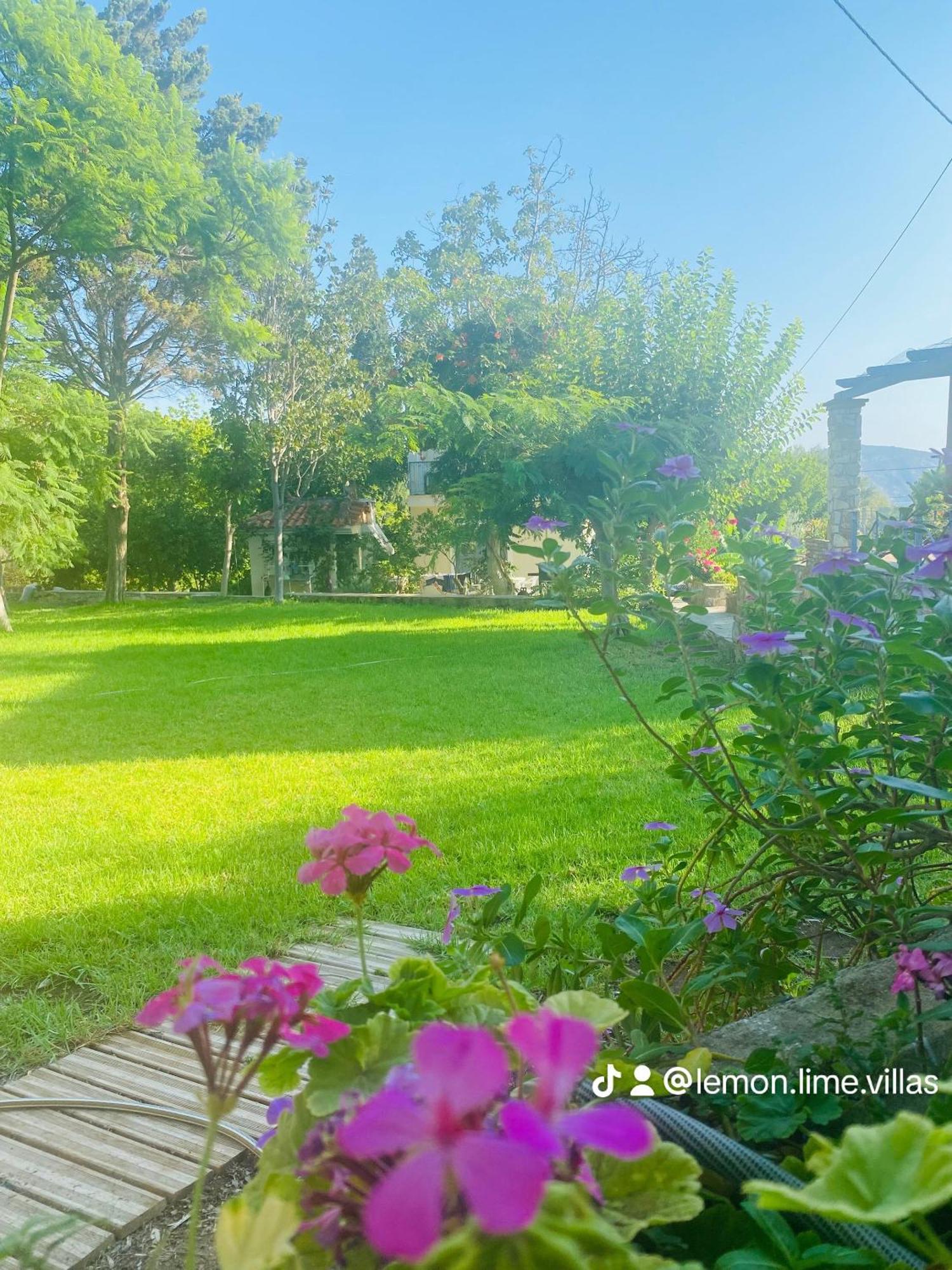 & Private Swimming Pool Country house Poros Town